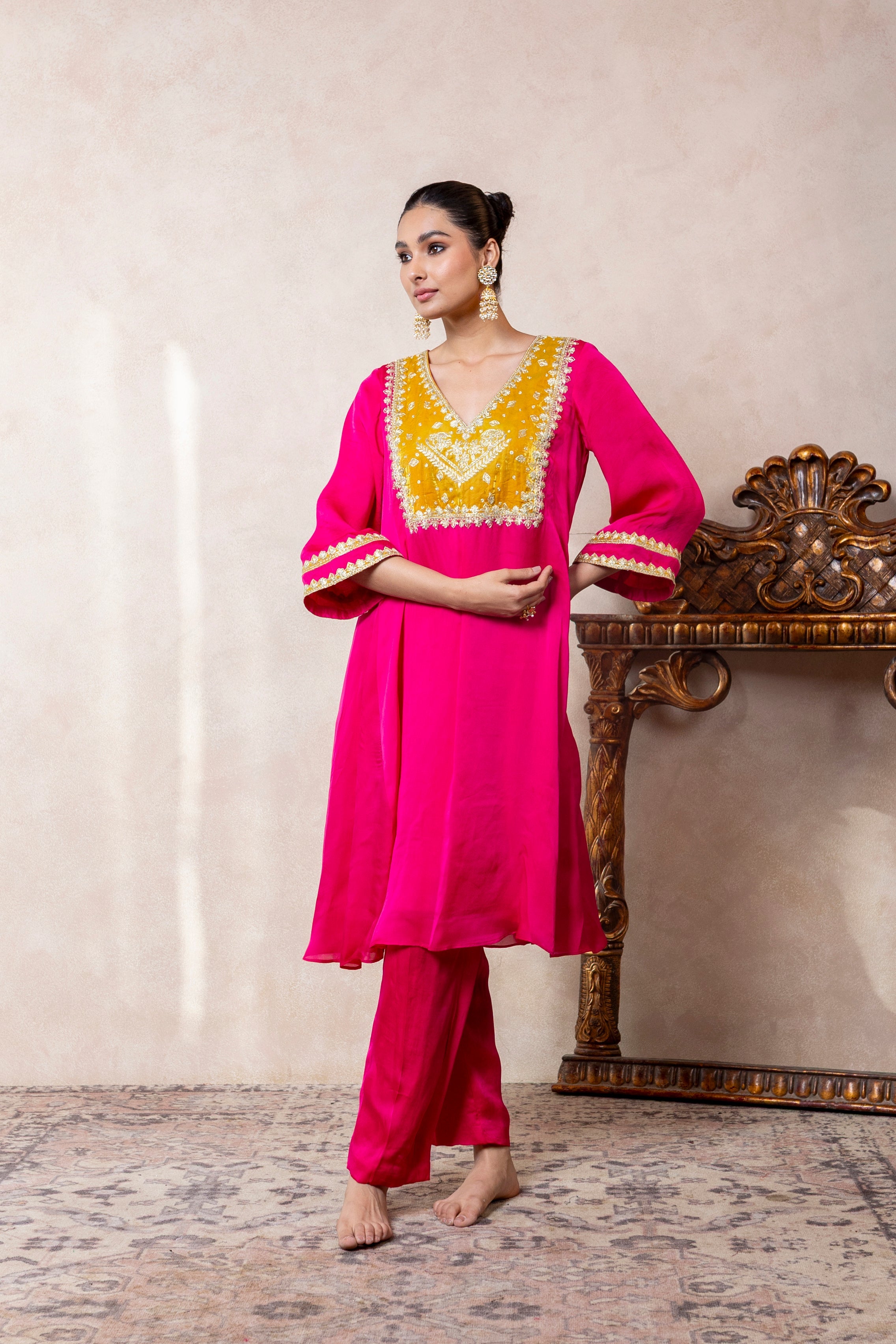 ZAREENA CHOGA SUIT SET