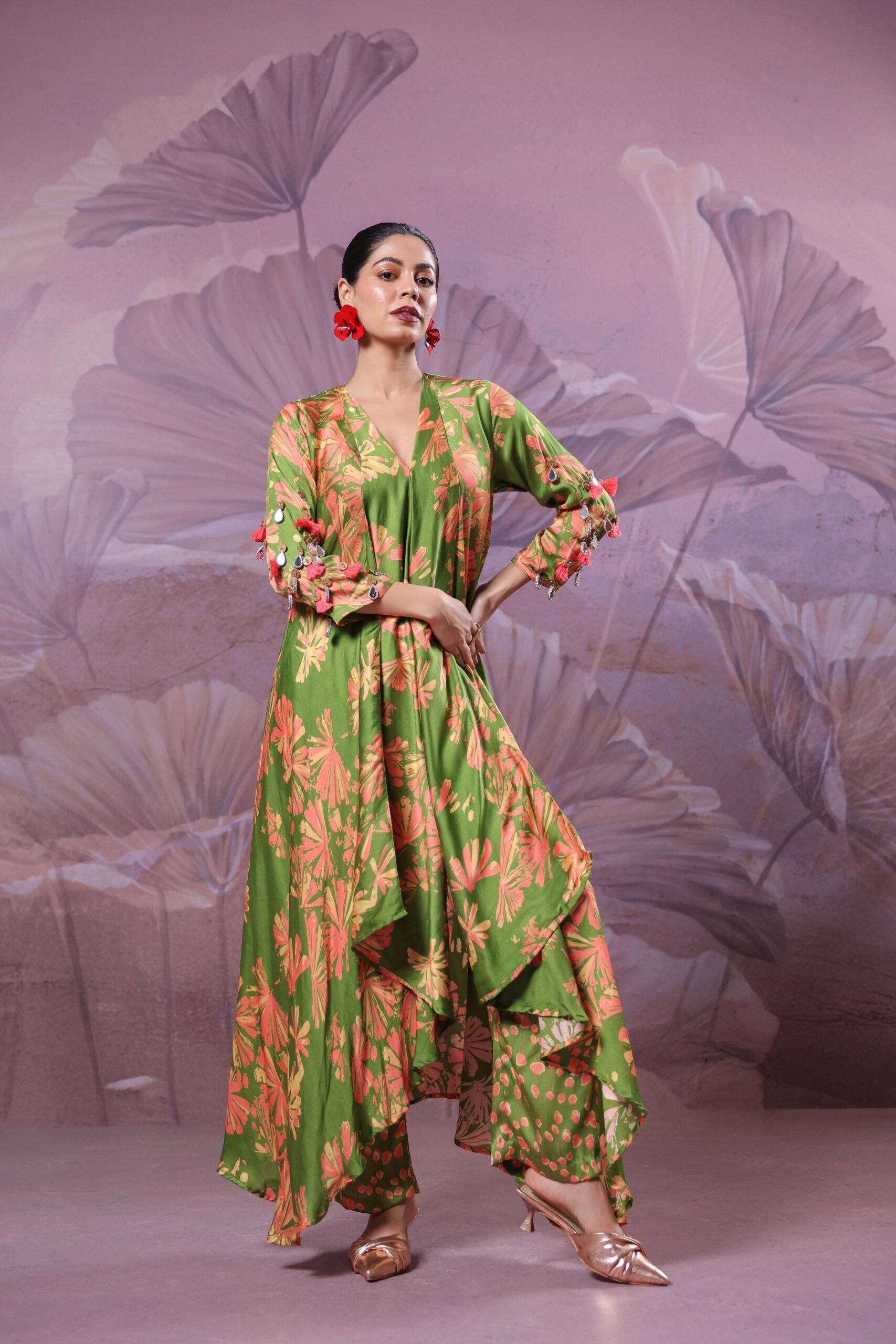 Ballygunge avacado green  tassel tunic set in