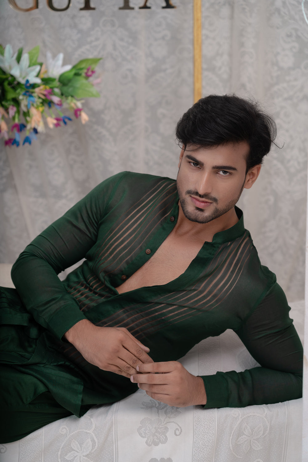 Emerald Green Pulled Threadshirt Kurta Set - Auraya Fashion - Runit Gupta - #tag1# - #tag2# - #tag3# - #tag3#