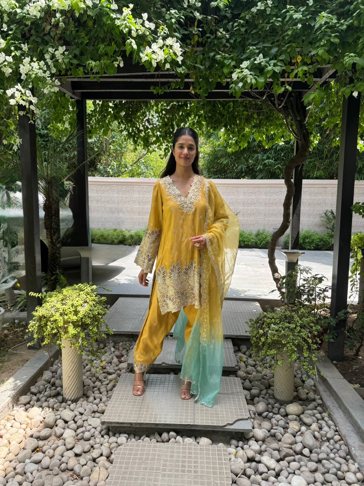 Tasuvure X MW Aaina Ada Tissue Set with Potli - Sunheri Phool