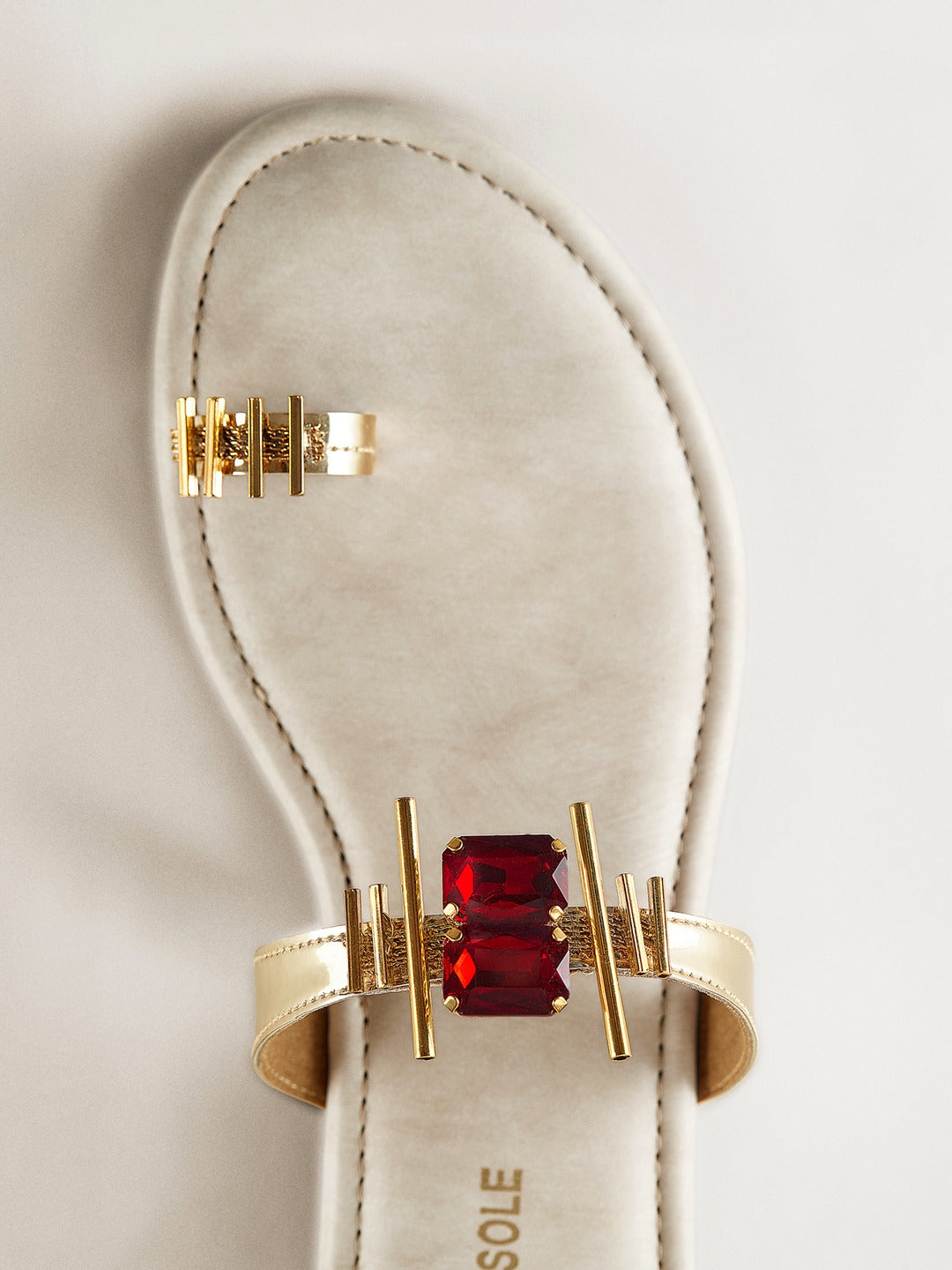 Ivory Gem Toe Ring Flat