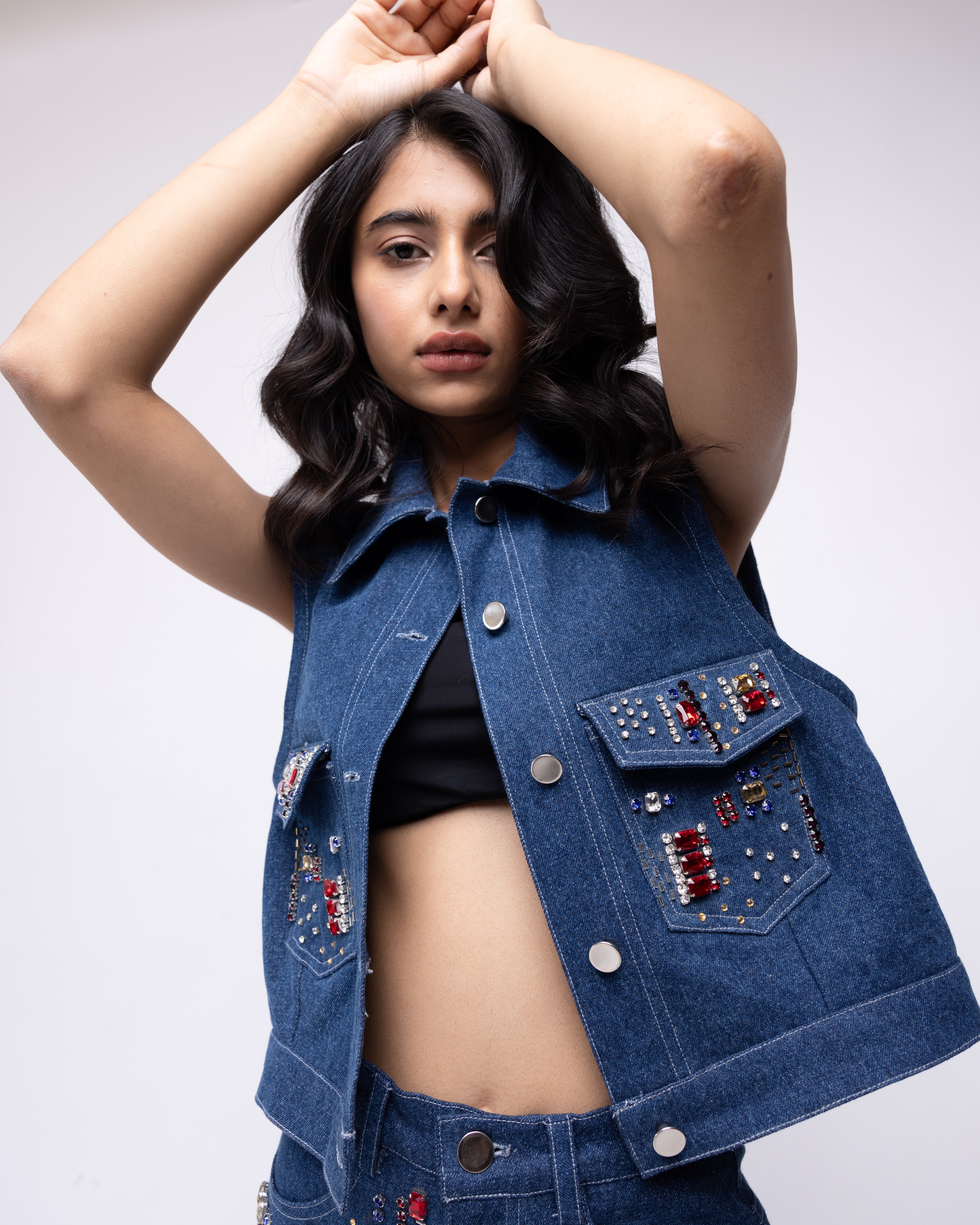 Sleeveless denim jacket