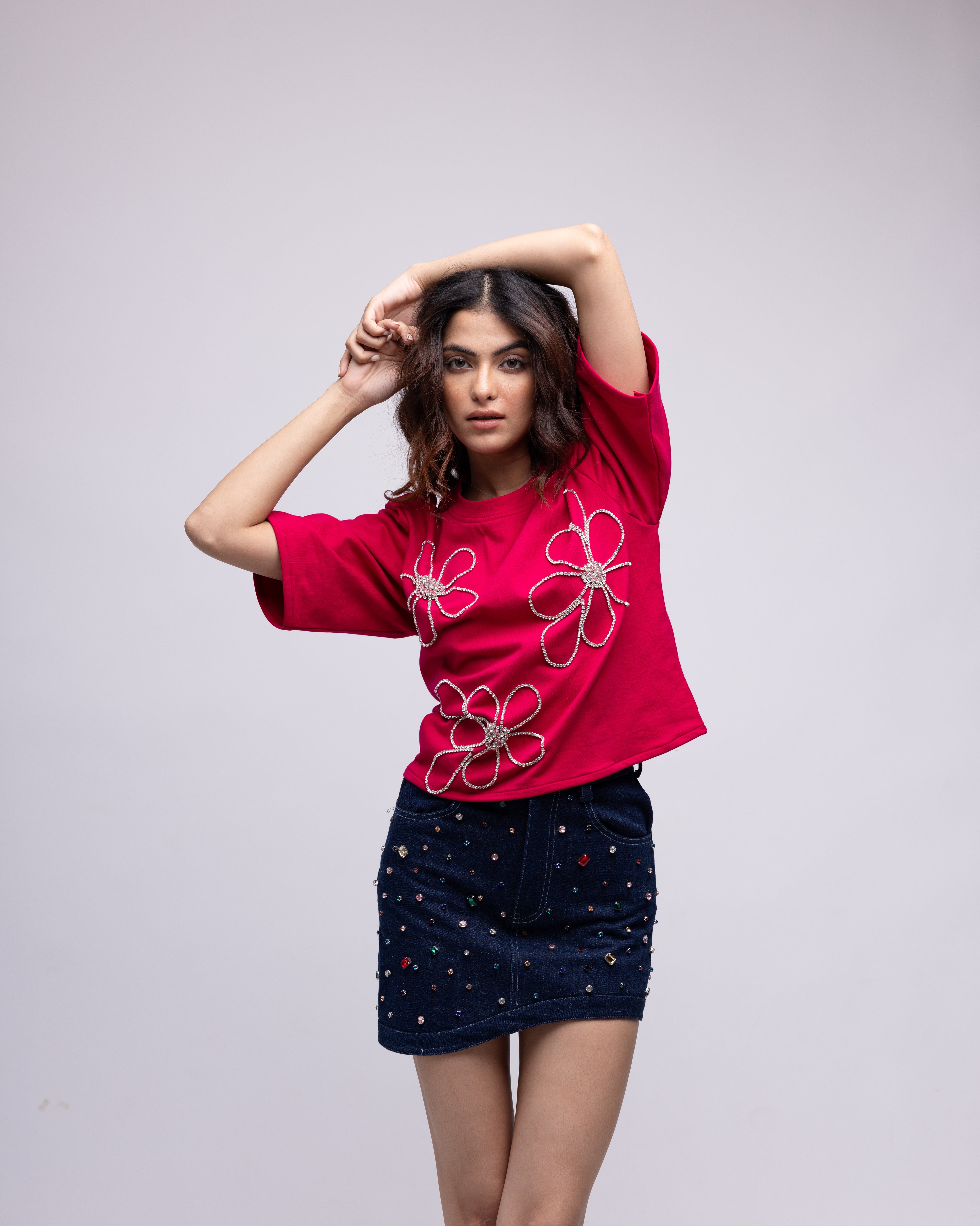 Backless embellished t-shirt with flowers