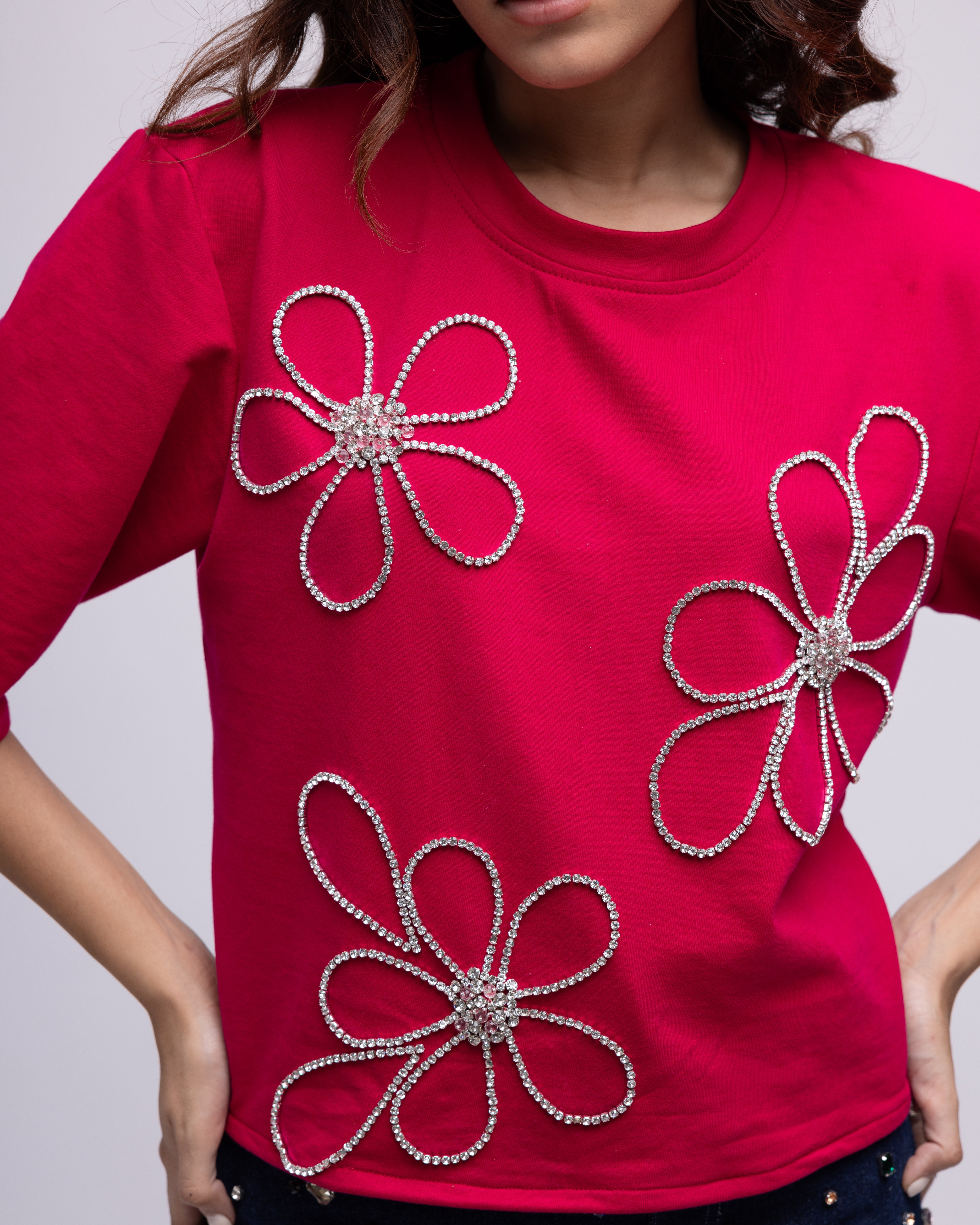 Backless embellished t-shirt with flowers