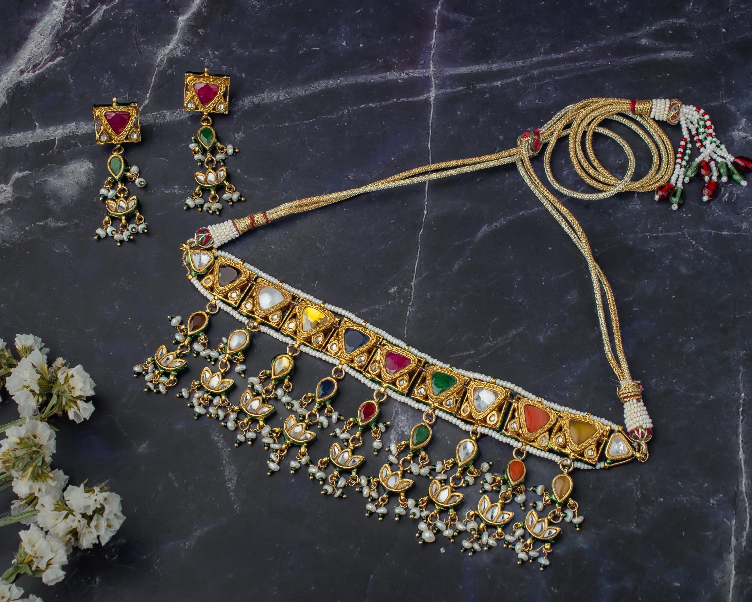 vivinia BY VIDHI MEHRA Saadgi Gold Plated MultiWomens Kundan, Polki Choker Necklace Set with Pair of Earrings (Freesize)