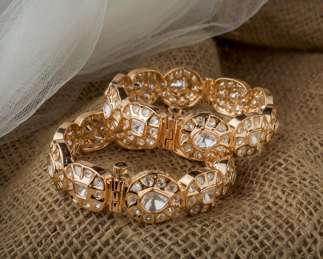 Vivinia By Vidhi Mehra Gold Plated Womens Kundan, Polki Pair of bangles VB027