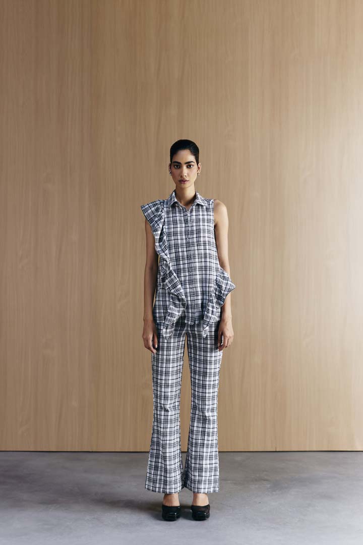 CHECK FIT & FLARE PANTS