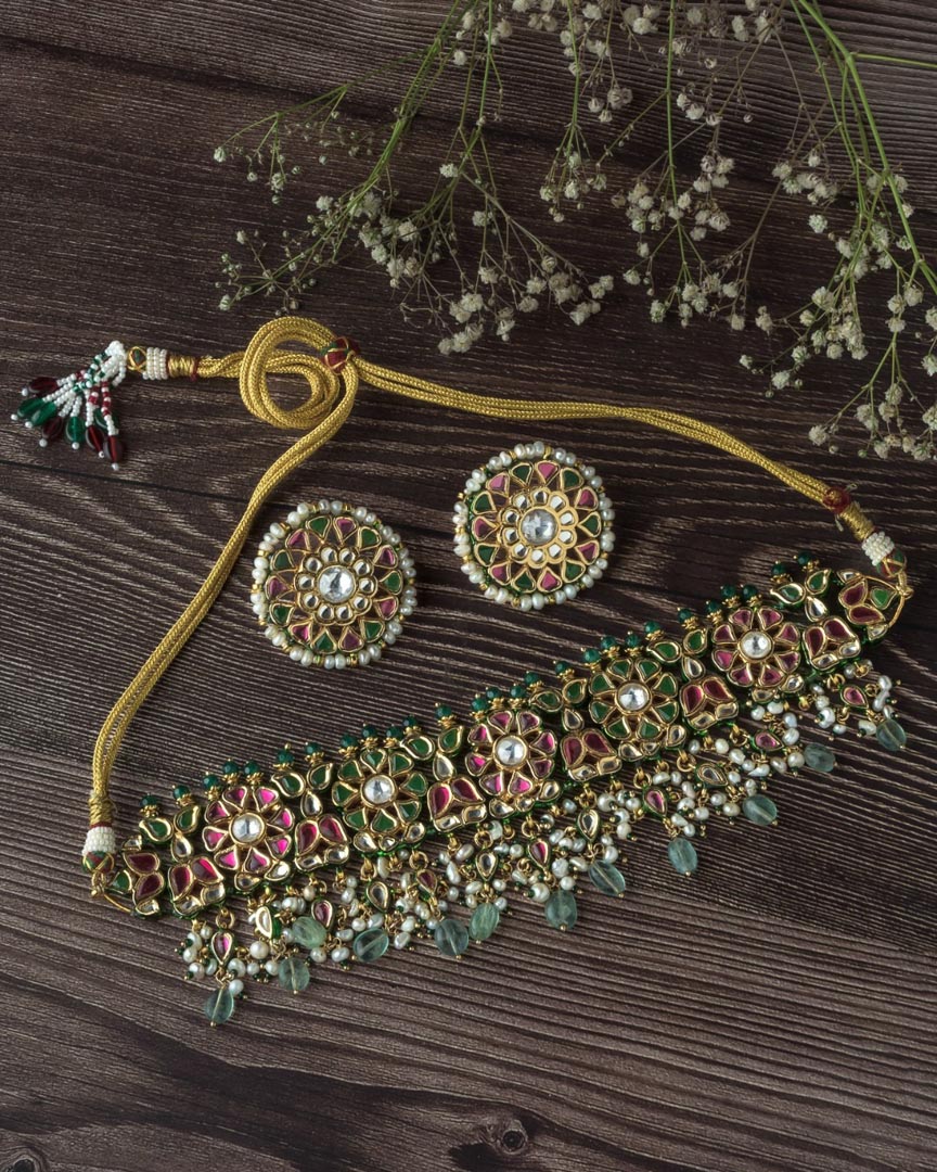 Vivinia By Vidhi Mehra Gold Plated Green Womens Kundan Choker Necklace Set with Pair of Earrings VN900