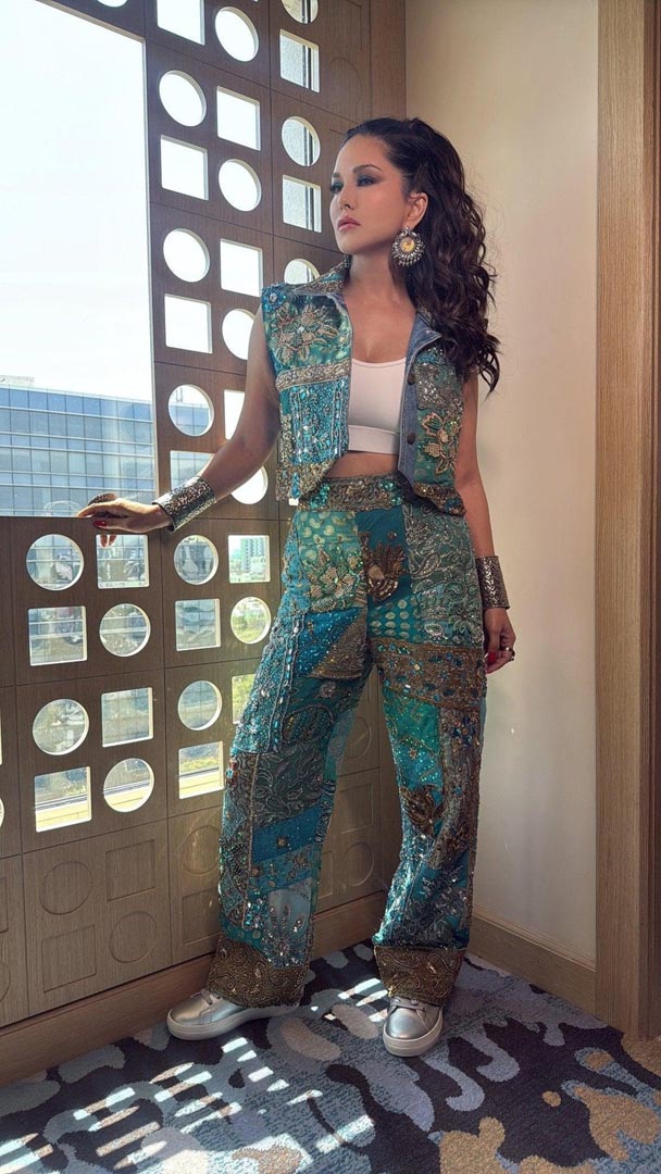 Aqua Embellished Sleeveless Jacket Set