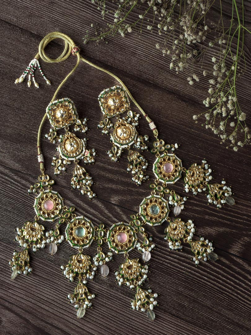 Vivinia By Vidhi Mehra Gold Plated Womens Kundan Short Necklace Set with Pair of Earrings VN1079