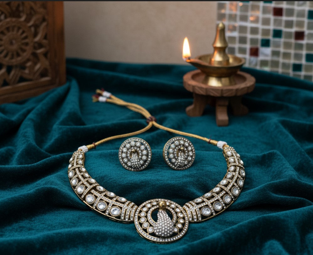 Peacock Heritage Choker Set