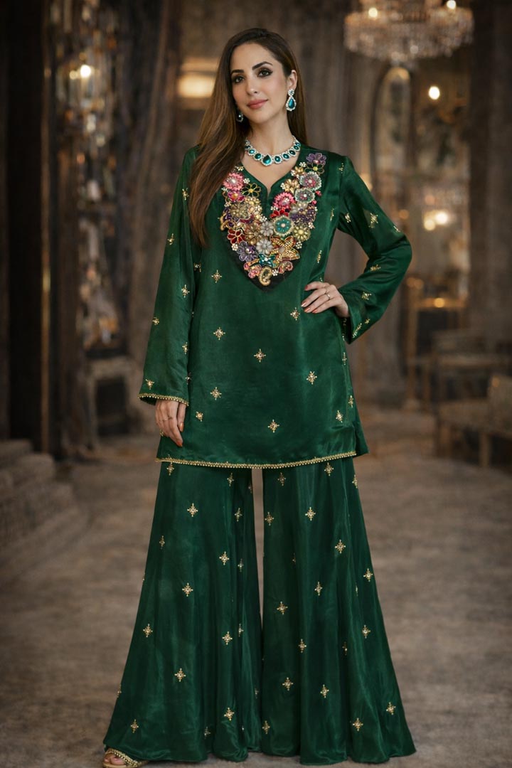 Gulzar Emerald Green Silk Embellished Kurta for Festive Glamour