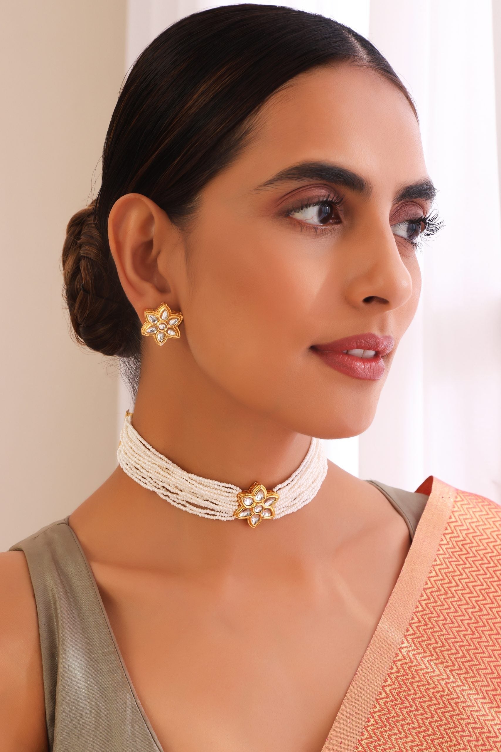 White Gold Tone kundan and Pearl Choker Set