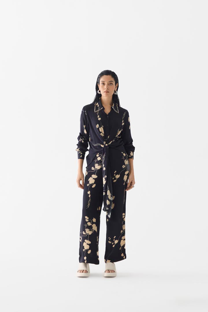 BLACK SAKURA CROP TOP AND PANTS