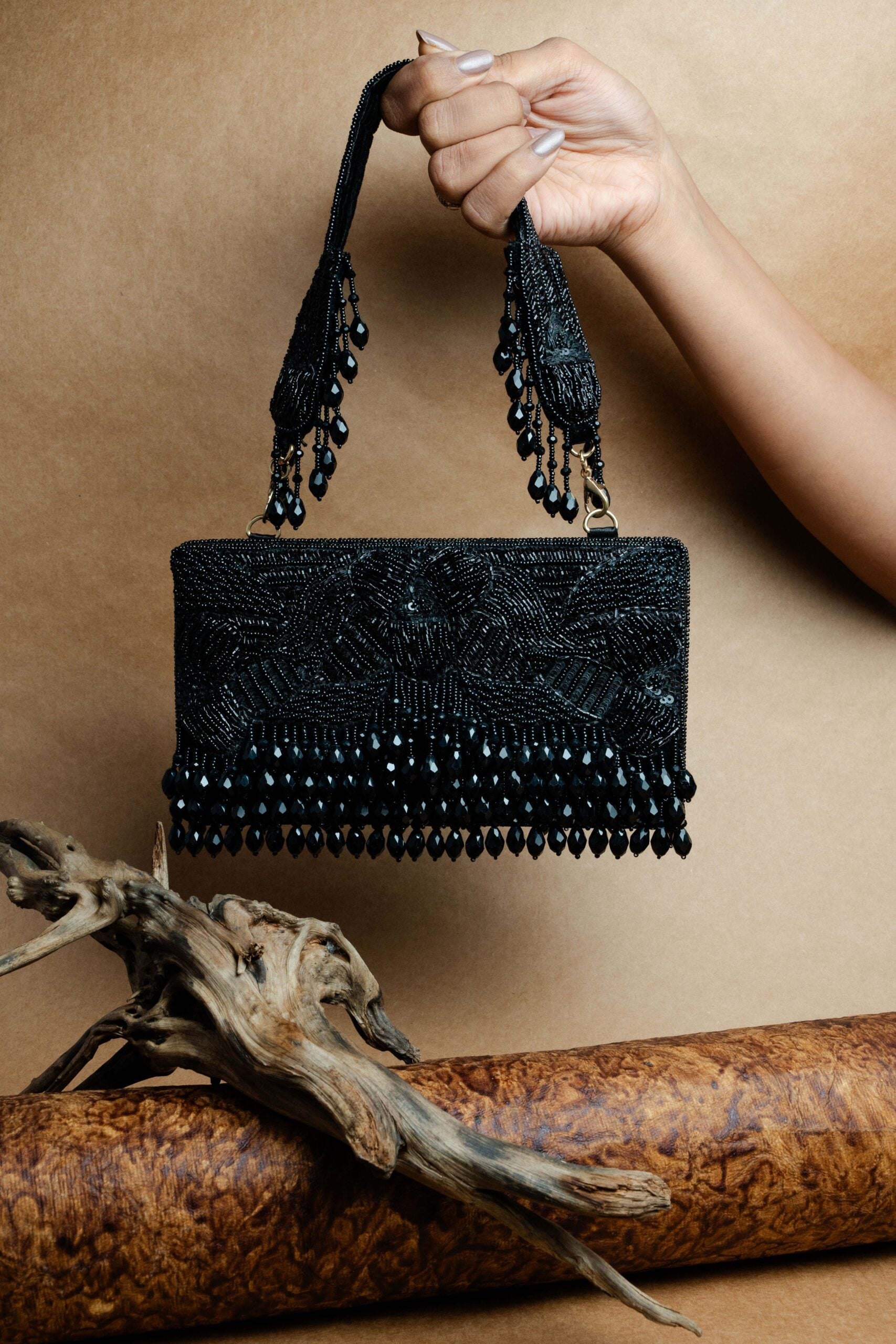 Ornate Radiance Kasse Black