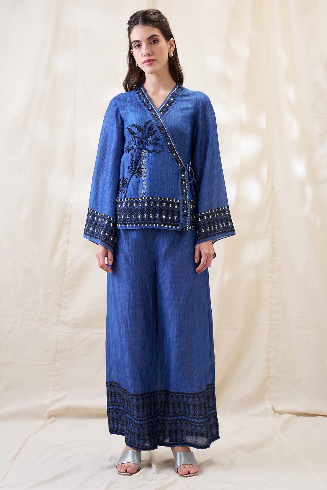 Noorani embellished angarkha set SP4648