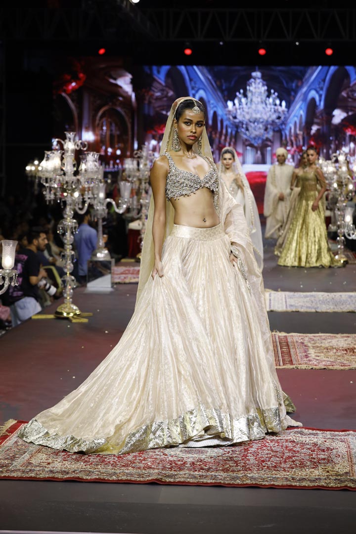 Noor-e-Zar Lehenga Set