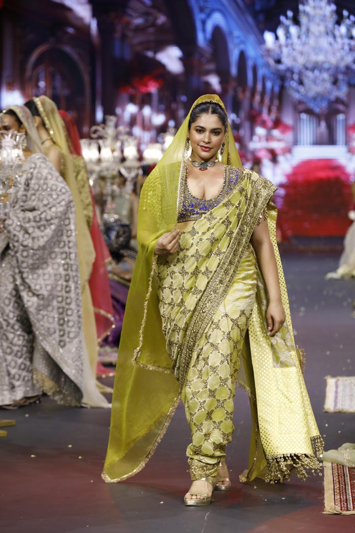 Neelkanthi Noor Saree Set