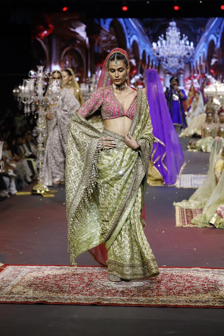 Gulnaar Zareen Saree Set