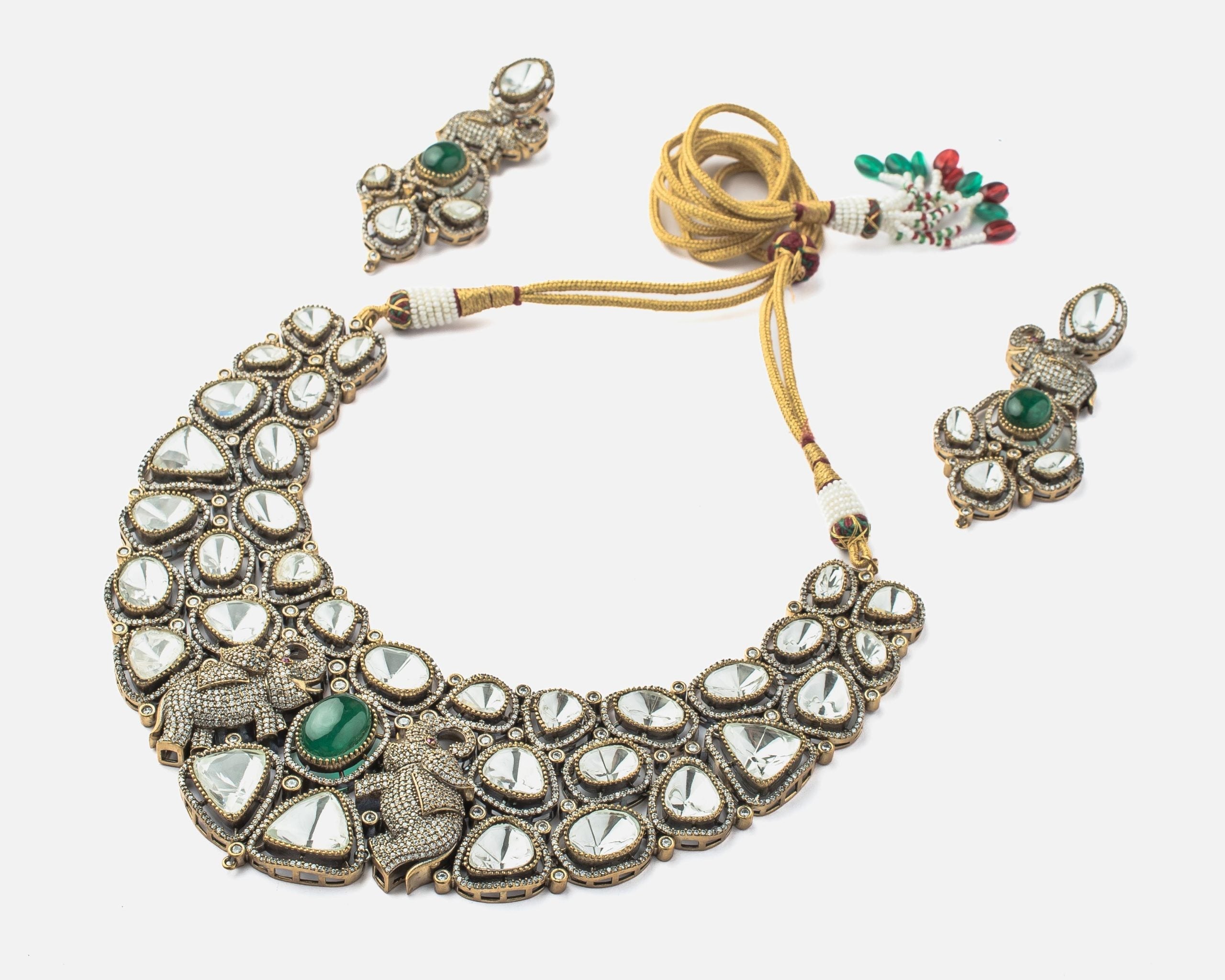 vivinia BY VIDHI MEHRA Florence Gold Plated WhiteWomens Kundan, Polki Short Necklace Set with Pair of Earrings (Freesize)