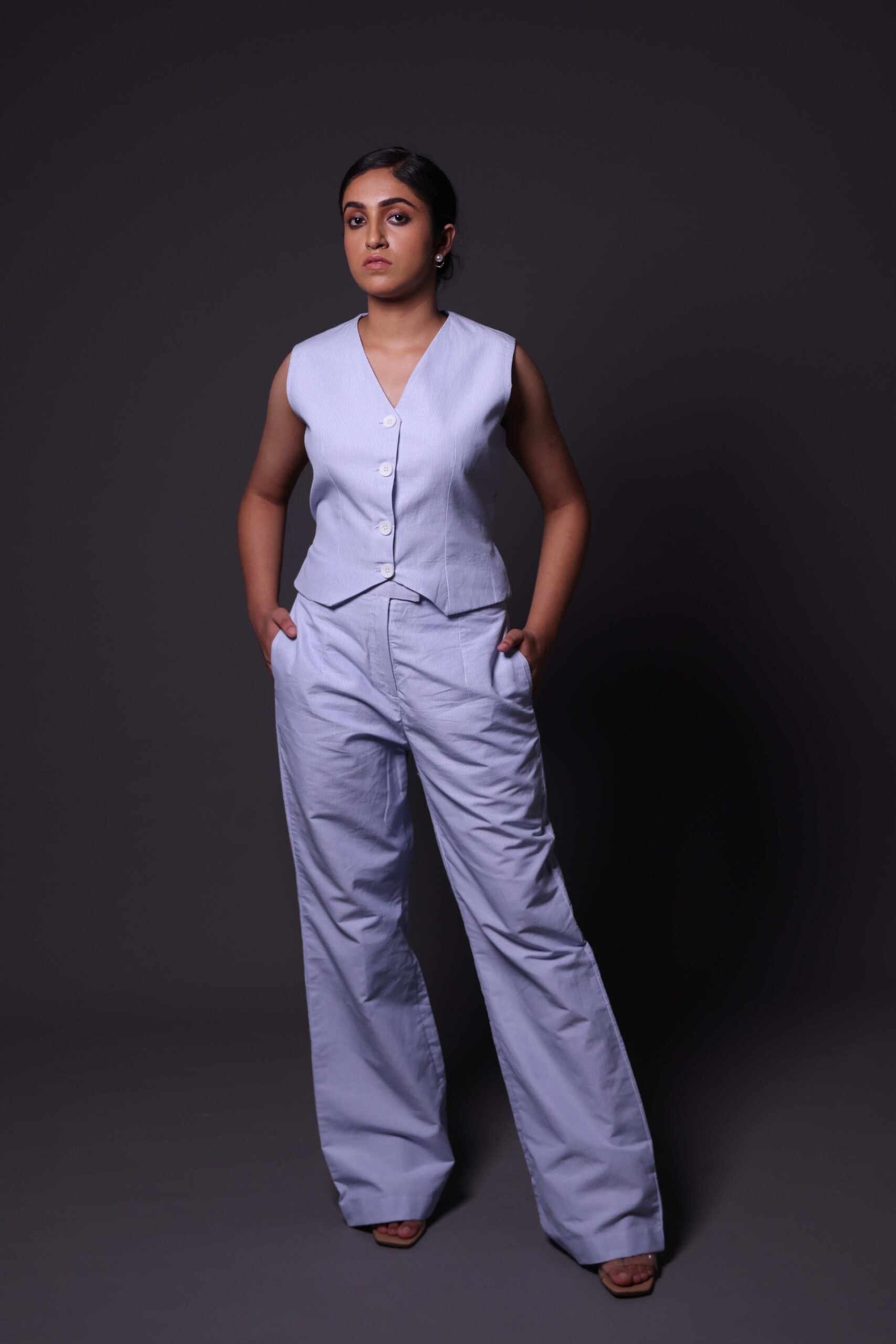 Sleeveless waistcoat with pants