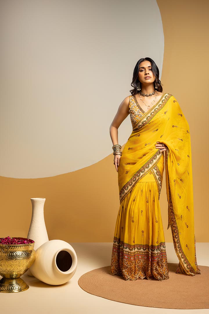 Taarani embellished pre-stitched saree setSP4936