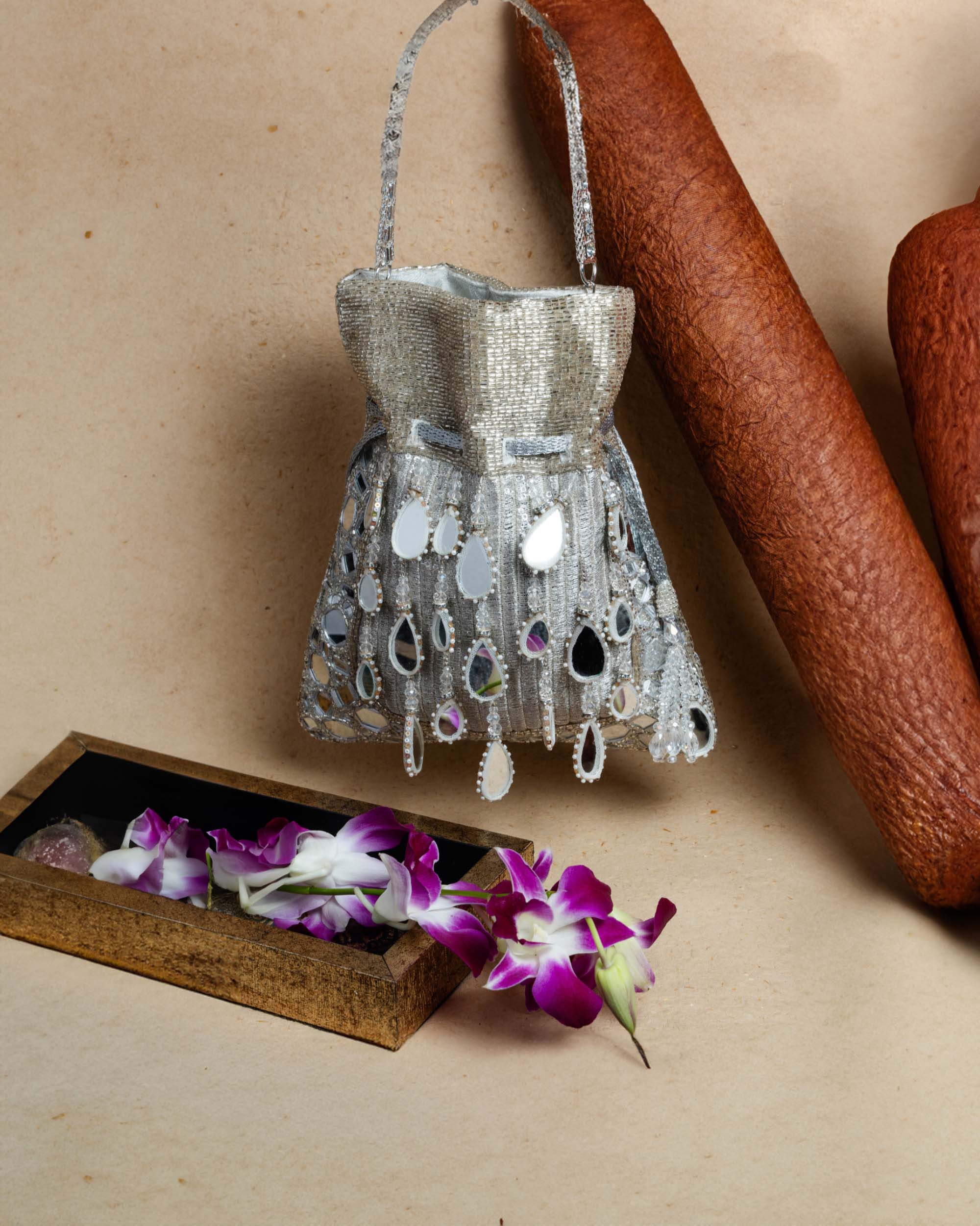 Aaina Aynali silver