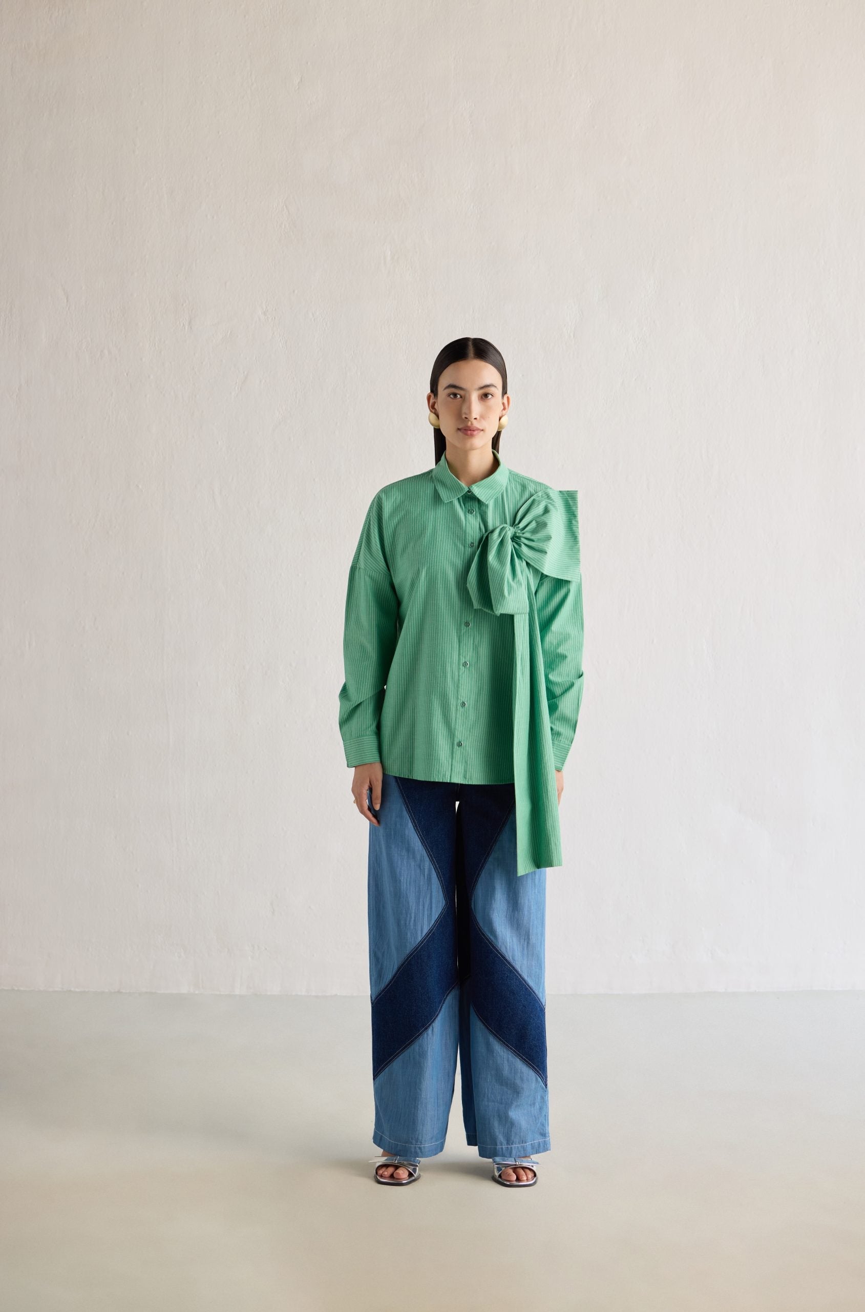 Image of GREEN STRIPE BOW SHIRT