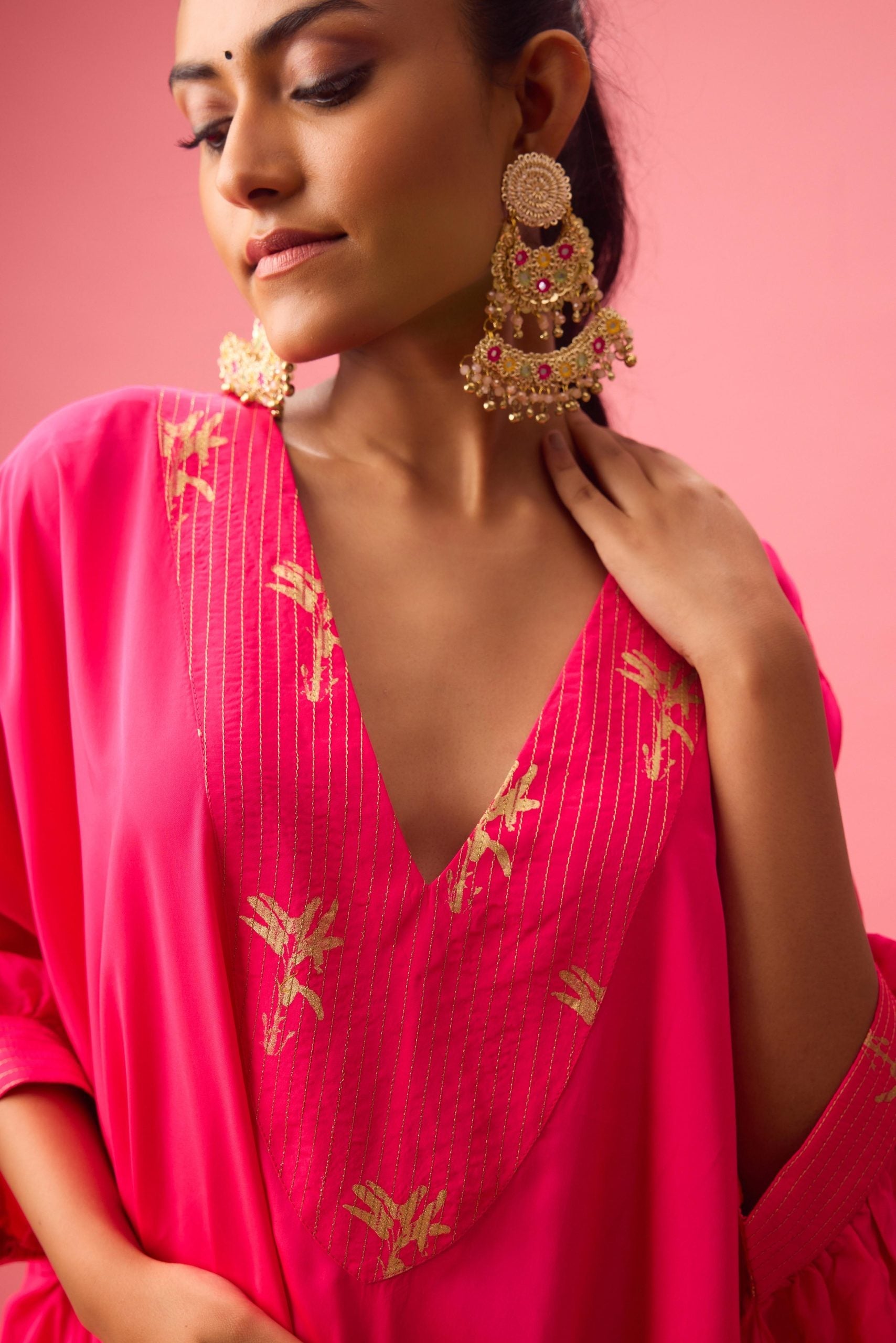 V NECKLINE WITH DHAGAI AND FOILING KAFTAN  DETAILING PAIRED WITH SALWAR