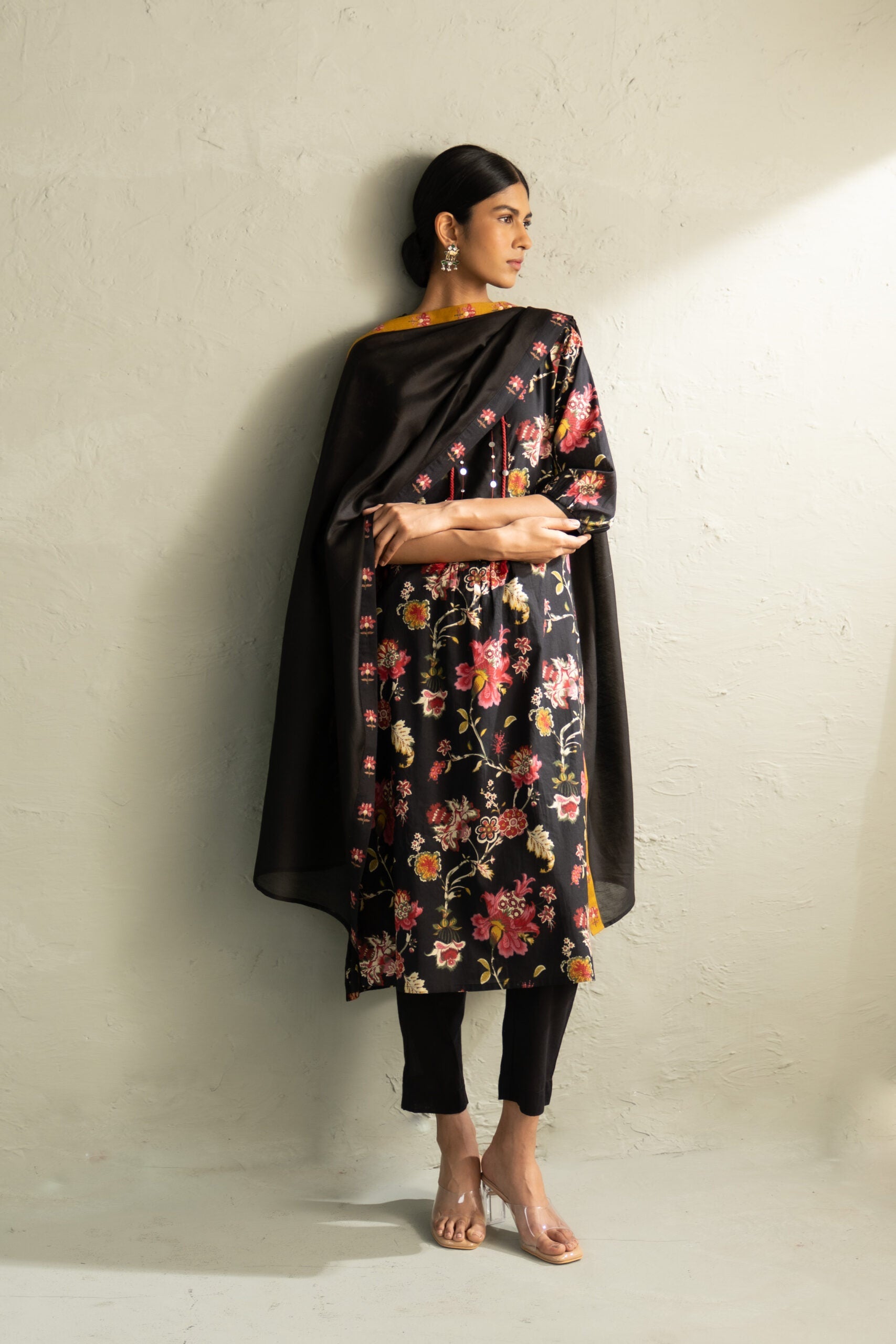 Black Phool Dori Kurta Set