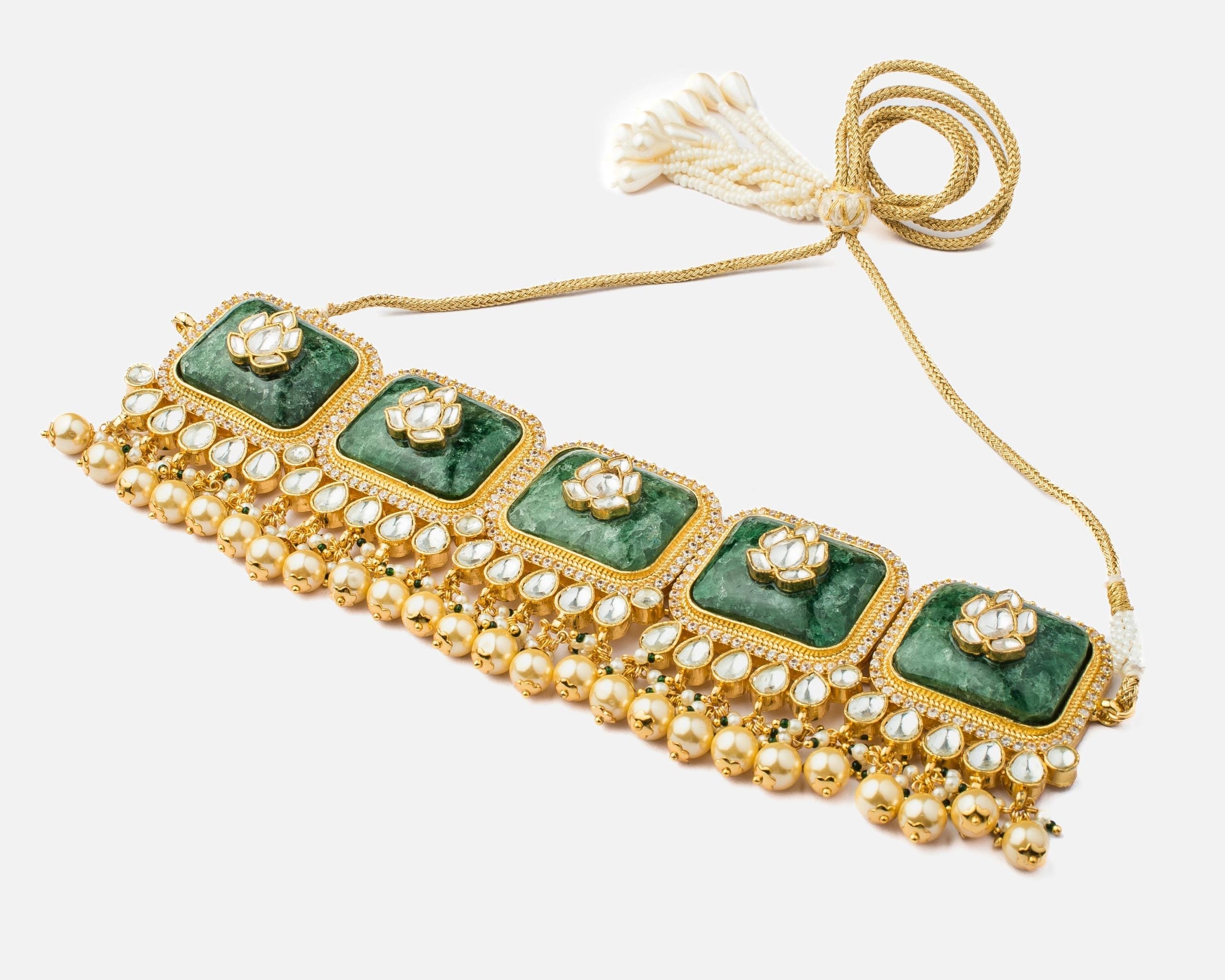 vivinia BY VIDHI MEHRA Saadgi Gold Plated GreenWomens Temple Choker Necklace Set with 2 Pair of Earrings (Freesize)