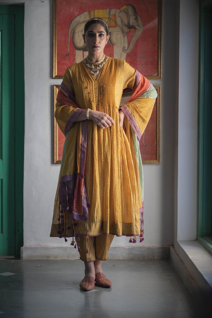 Image of DISHA KURTA