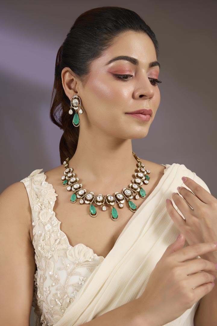 Elegant Green Drop Kundan Necklace Set