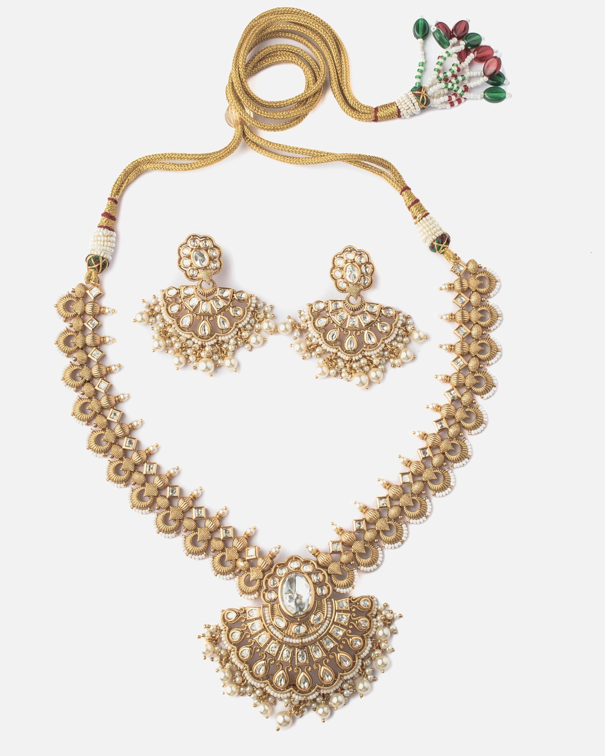 vivinia BY VIDHI MEHRA Isvarah Gold Plated Womens Kundan, Polki Short Necklace Set with Pair of Earrings (Freesize)