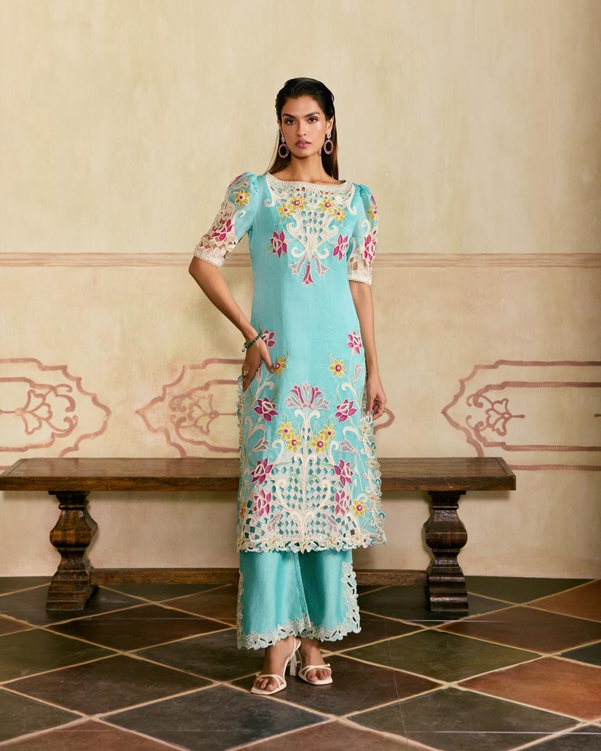 AQUA CONTRAST CUTWORK PANTS