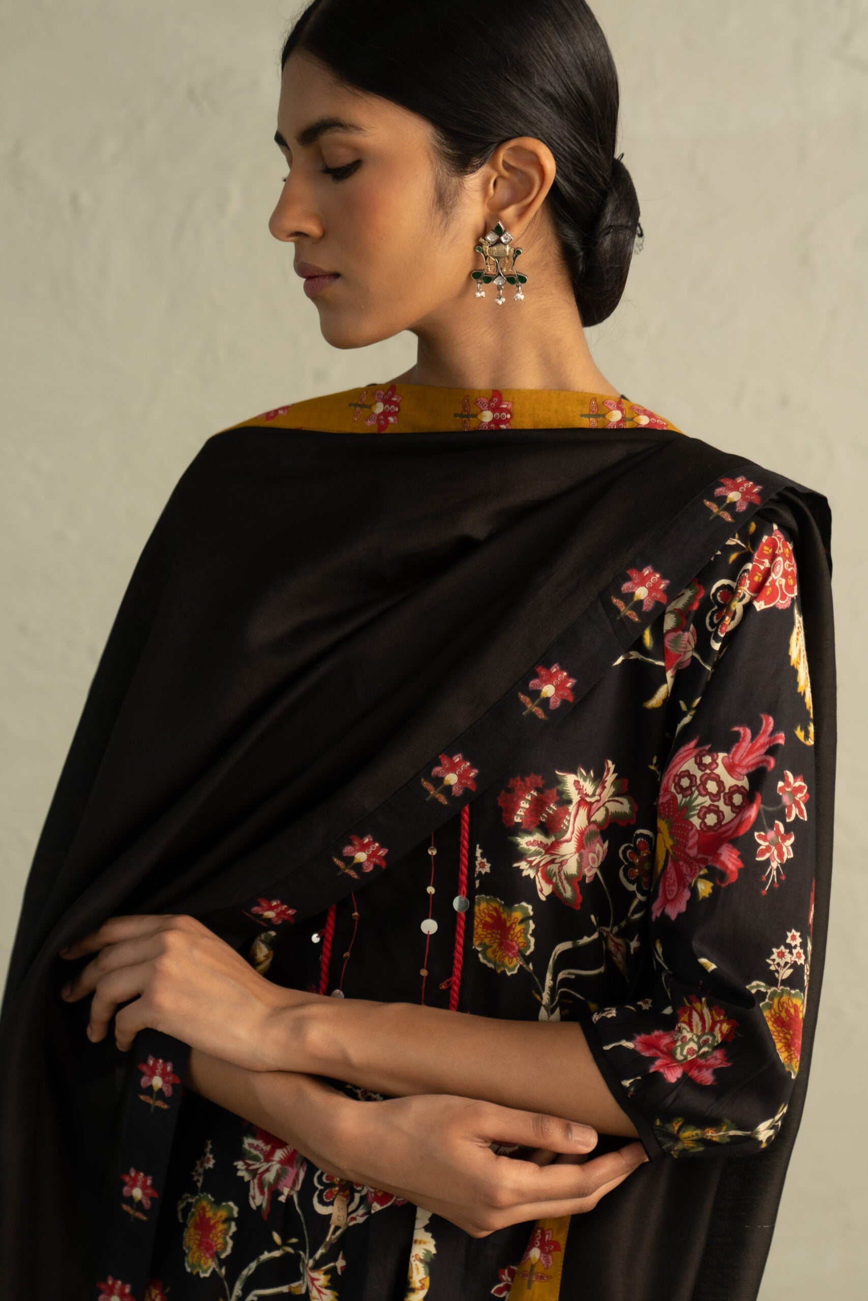 Black Phool Dori Kurta Set
