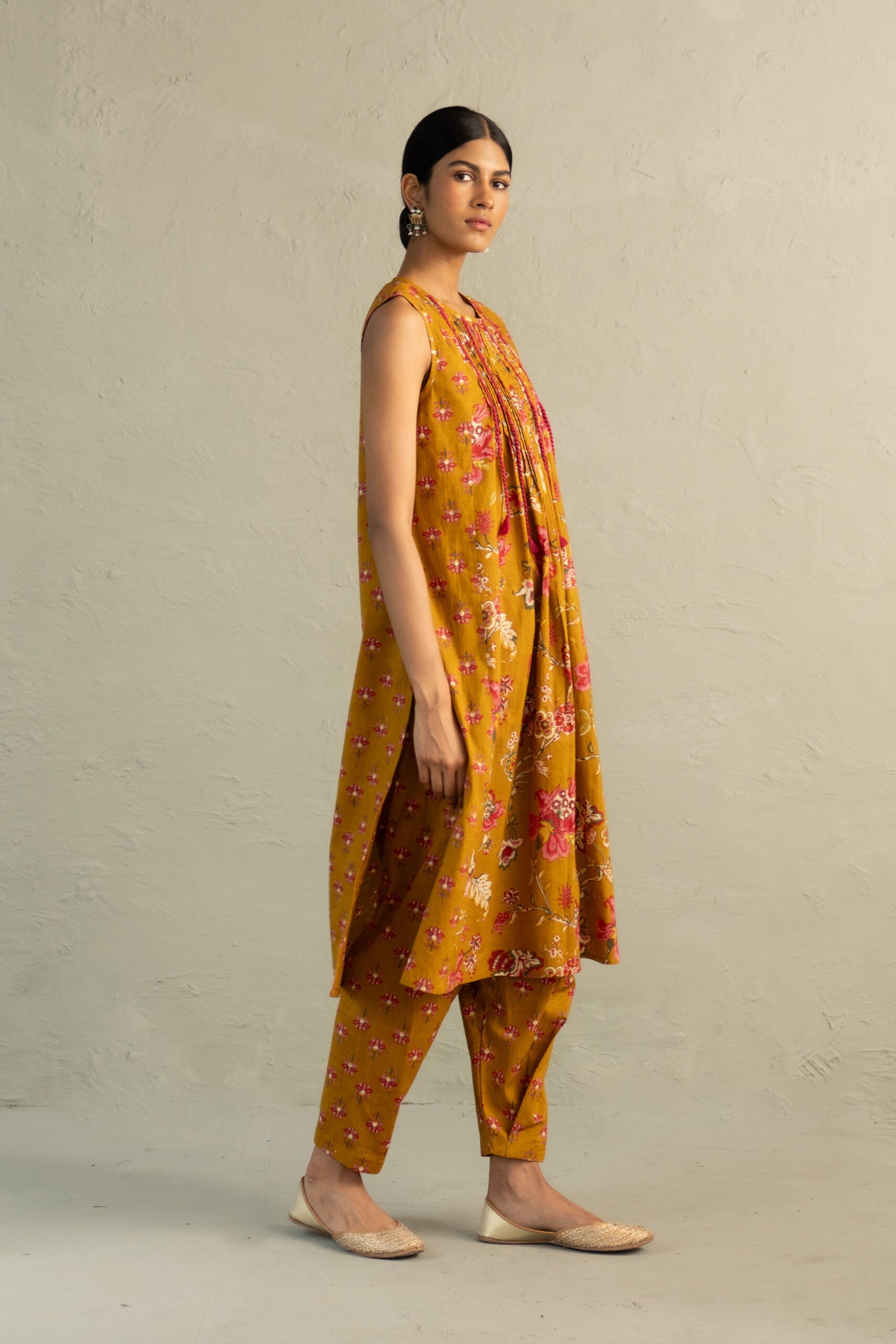 Mustard Phool Dori Pintuck Sleeveless Kurta Salwar Set