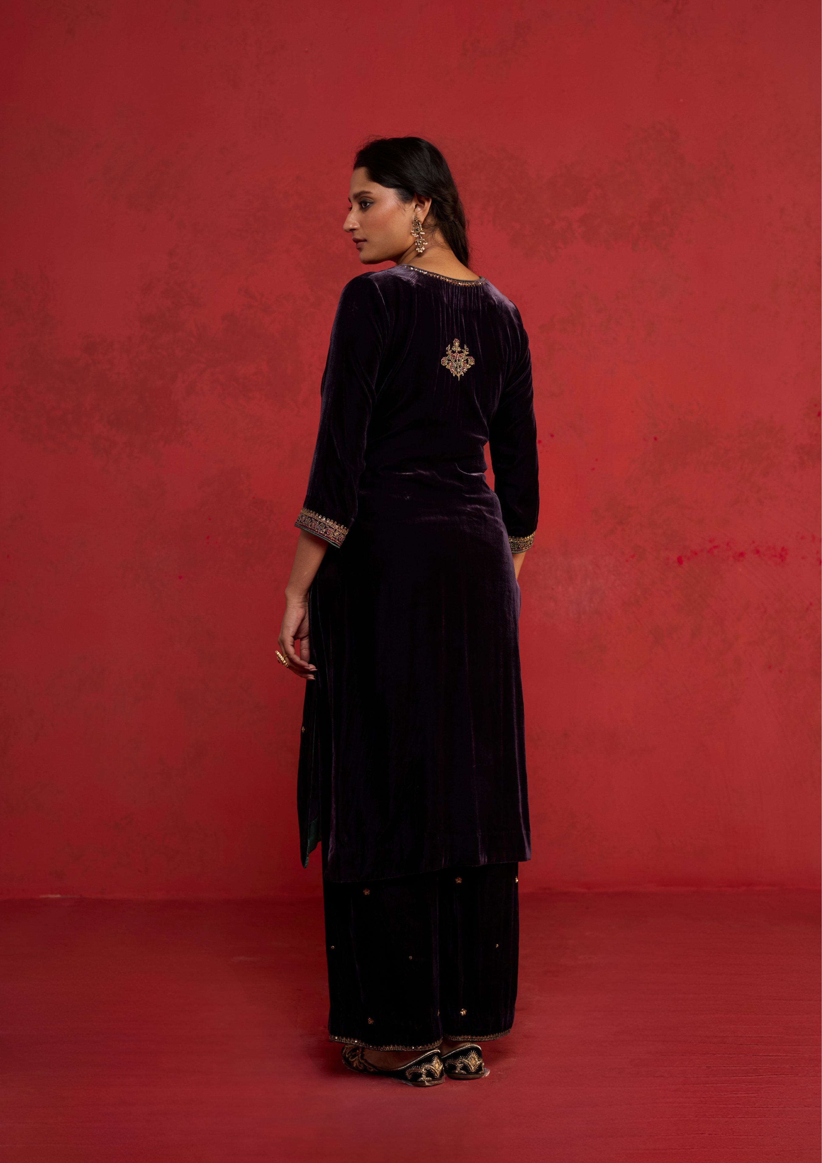 Mahira | Deep Purple Velvet Kurta Set with Ari-Zardozi Work
