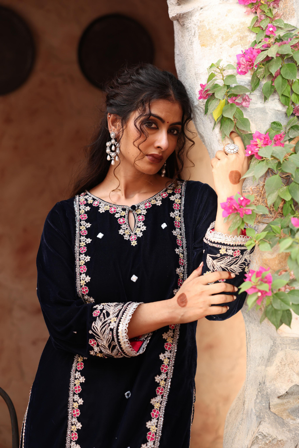 Navy Blue Velvet Embroidered Kurta Set with Organza Dupatta