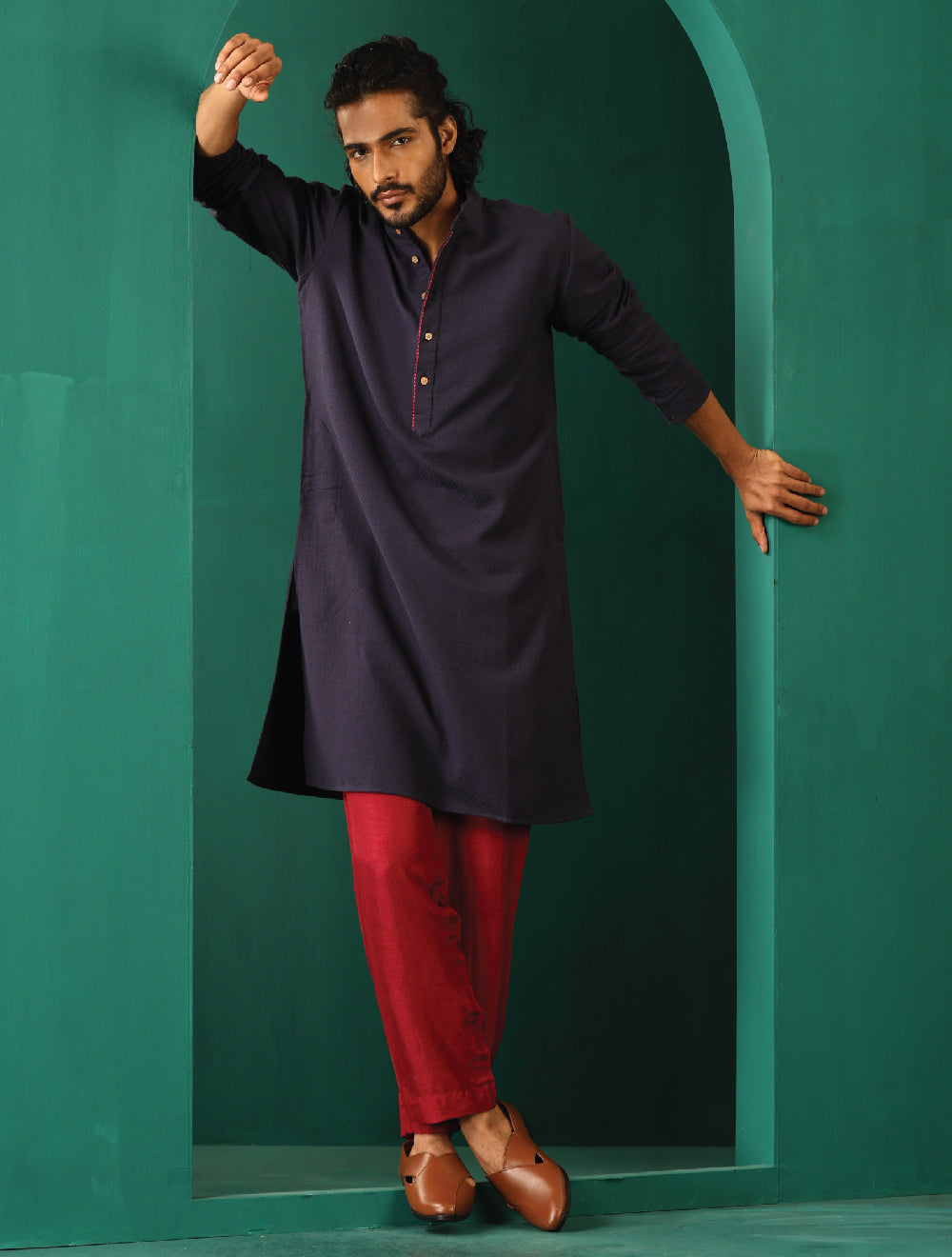 trueBrowns Men vy Dobby Textured Kurta