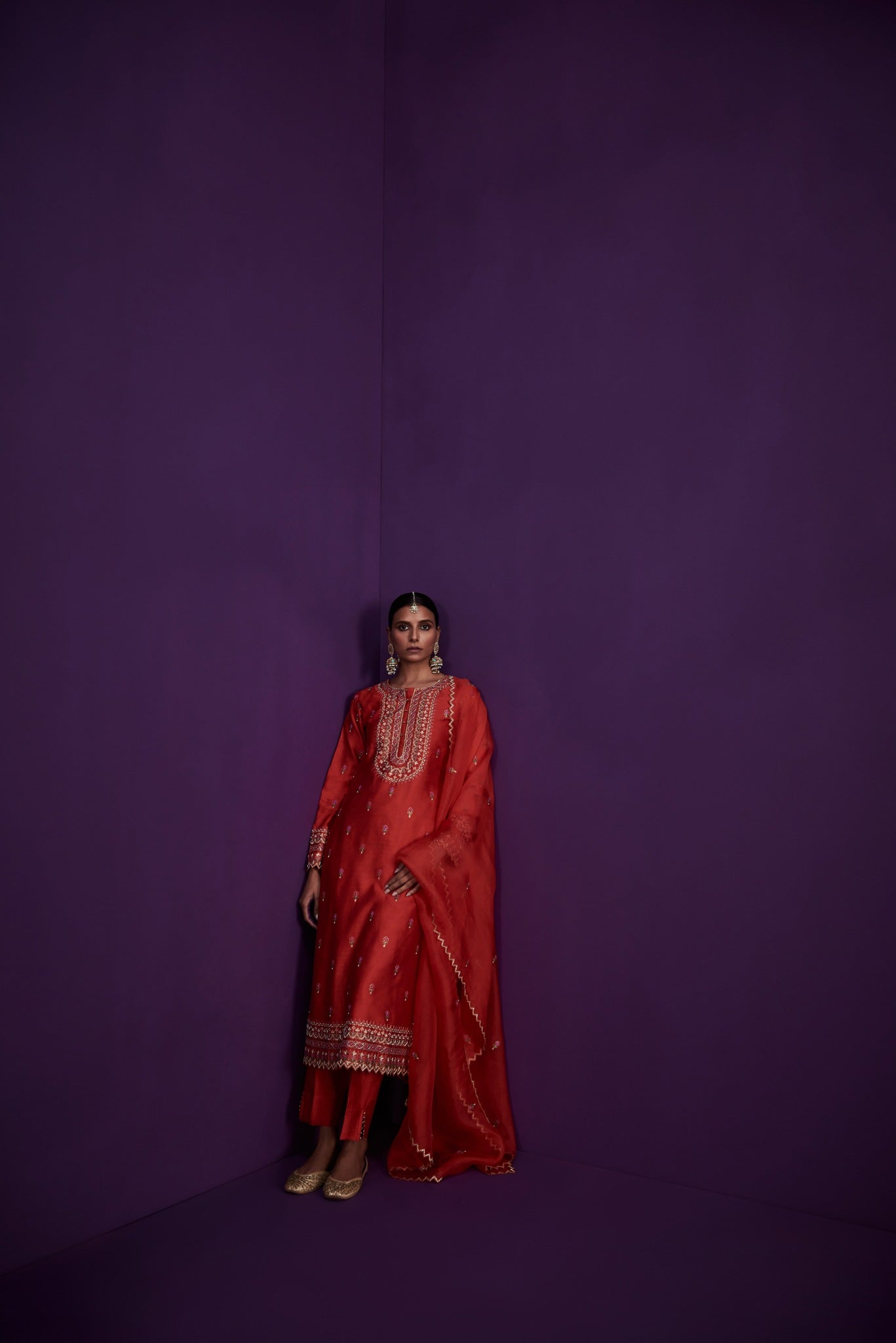 Straight Kurta Set With Zari Embroidery
