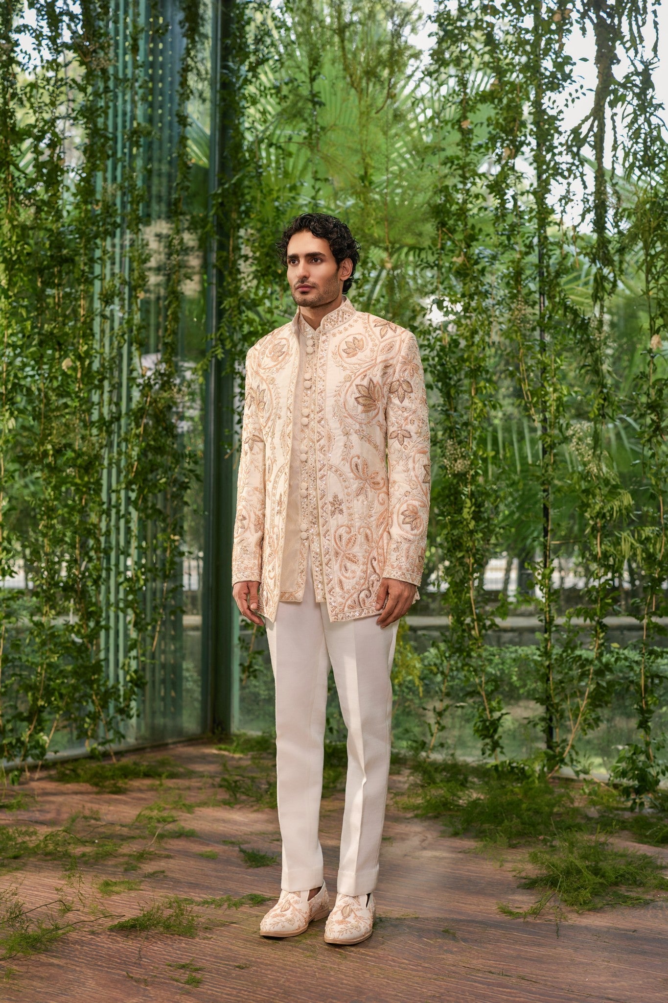 Vanraj Élite — The Royal Tapestry Jacket Set