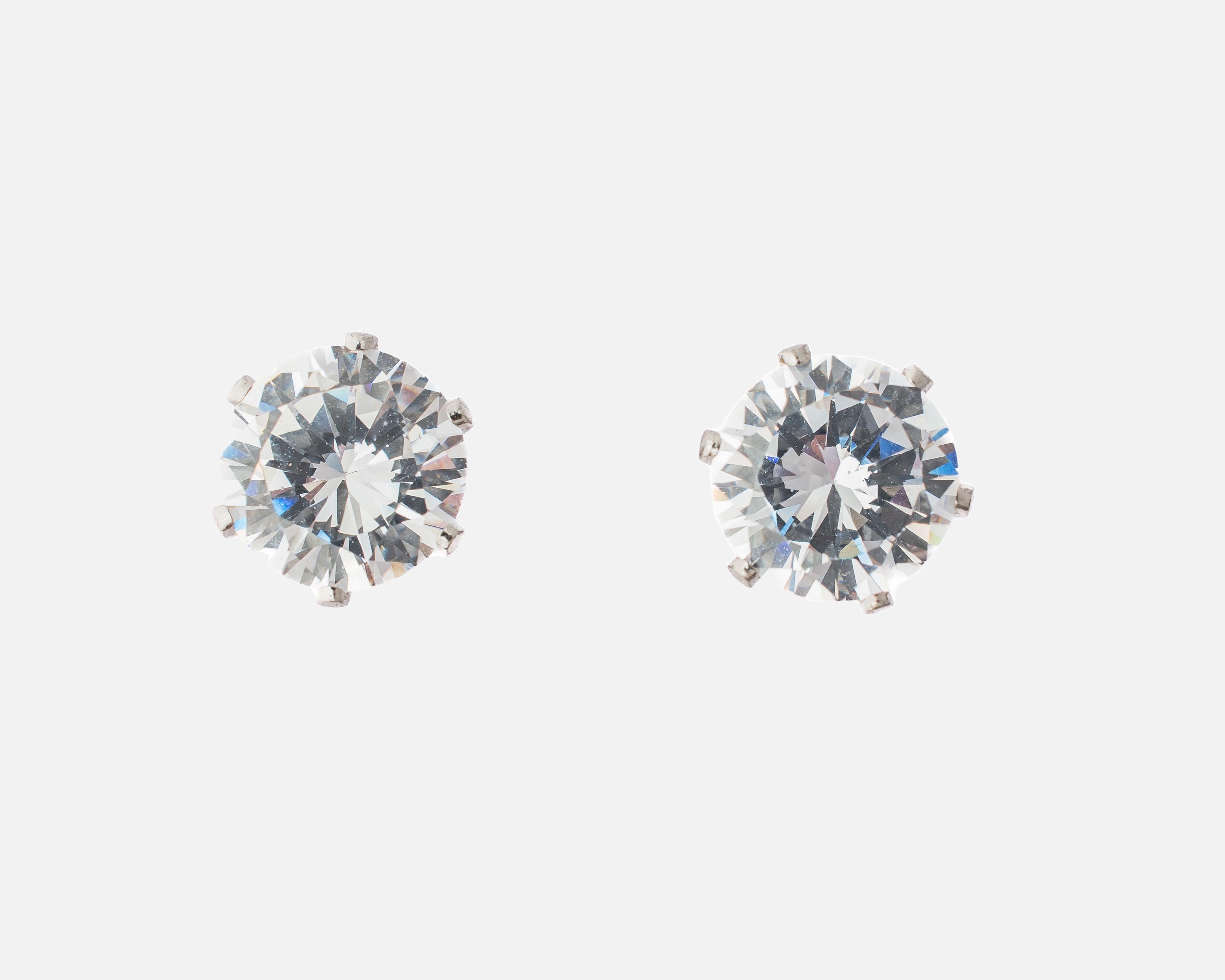 vivinia BY VIDHI MEHRA Zia Silver Plated Womens Zircon Pair of Earrings (Freesize)