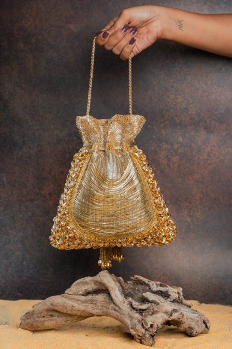 Hinted Diamond Royal Gold