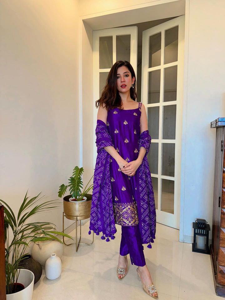 Spaghetti Kurta Set With Bandhani Dupatta