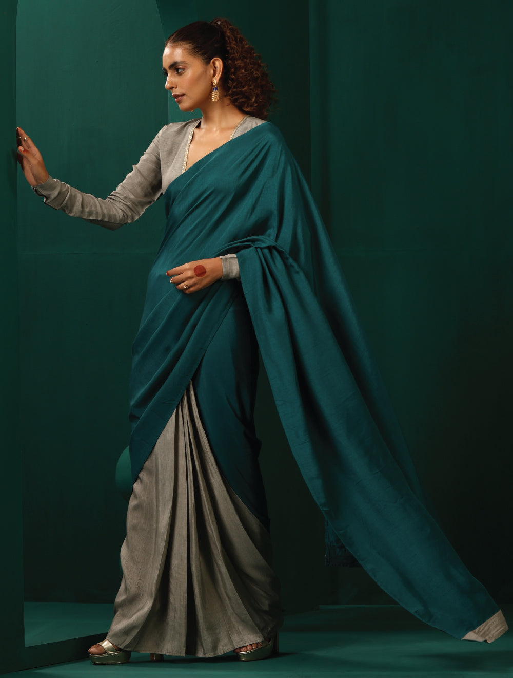 trueBrowns Teal Grey Silk Pre-Stitched Saree