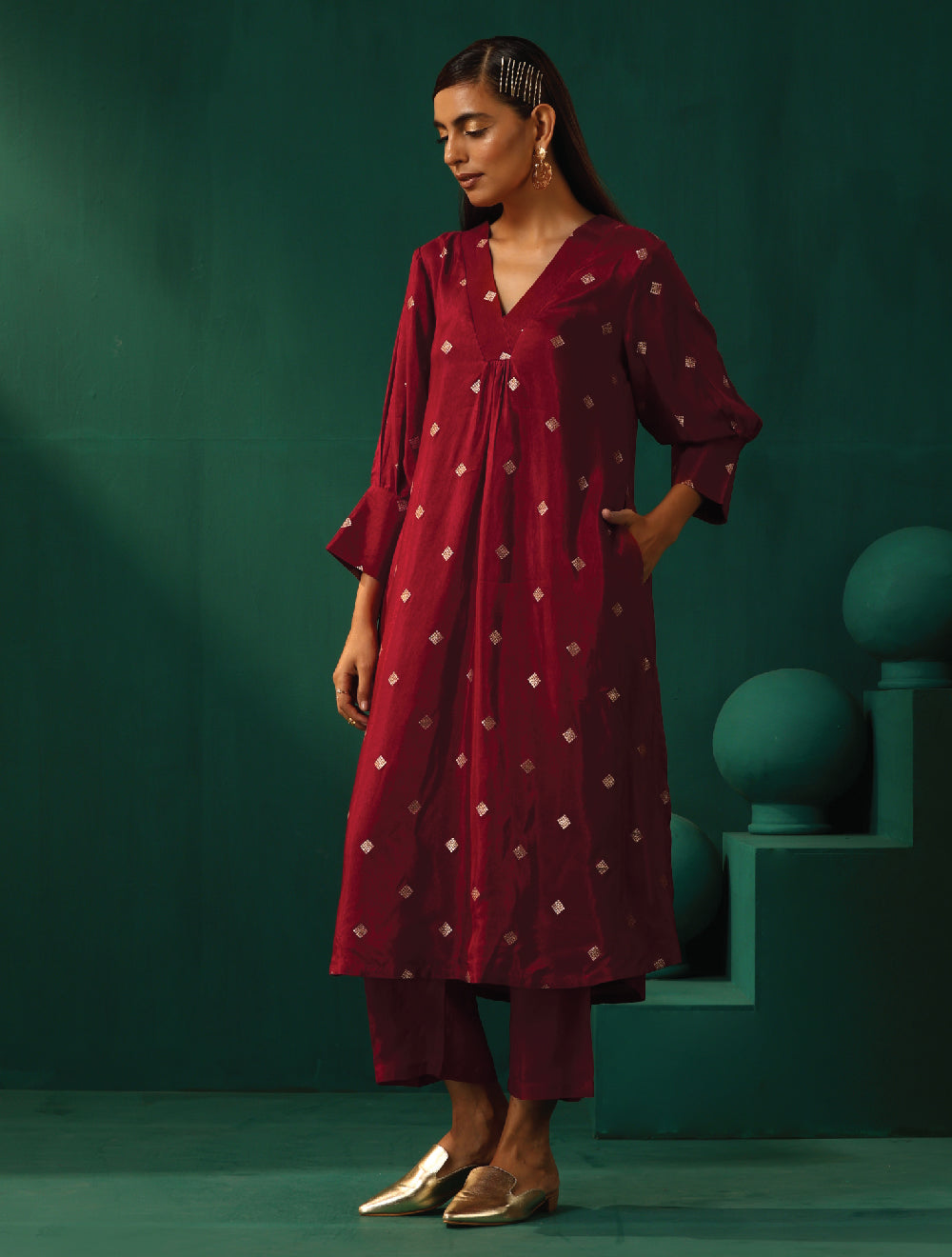 trueBrowns Maroon Diamond Viscose Silk Puff Sleeve Kurta Pant Set