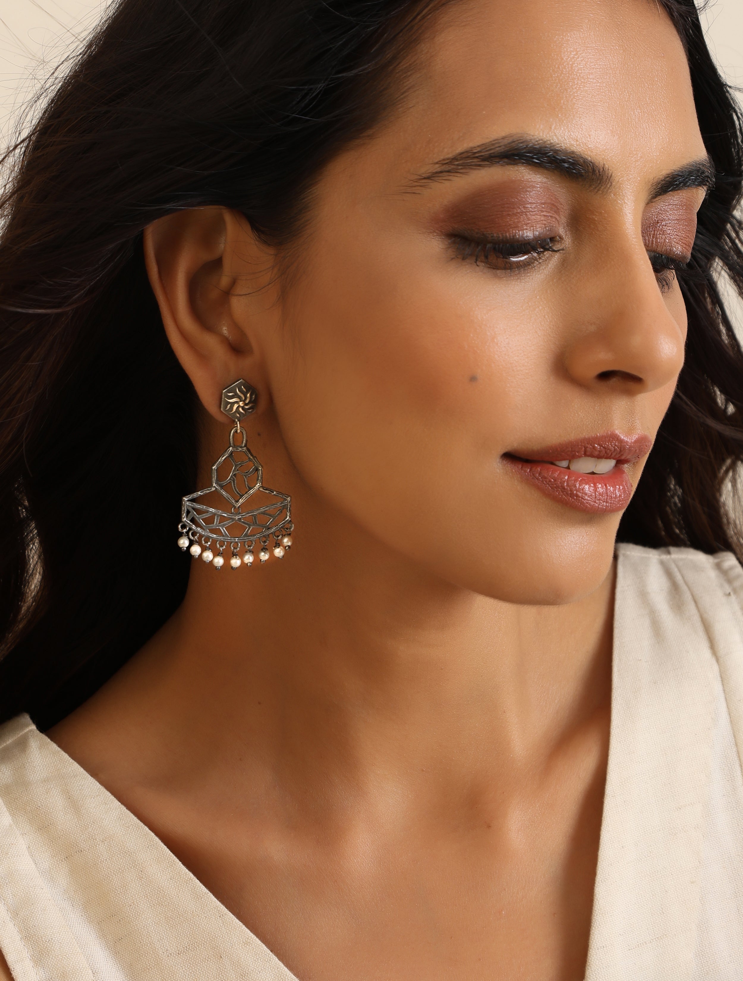 trueBrowns Silver Jaali Earrings