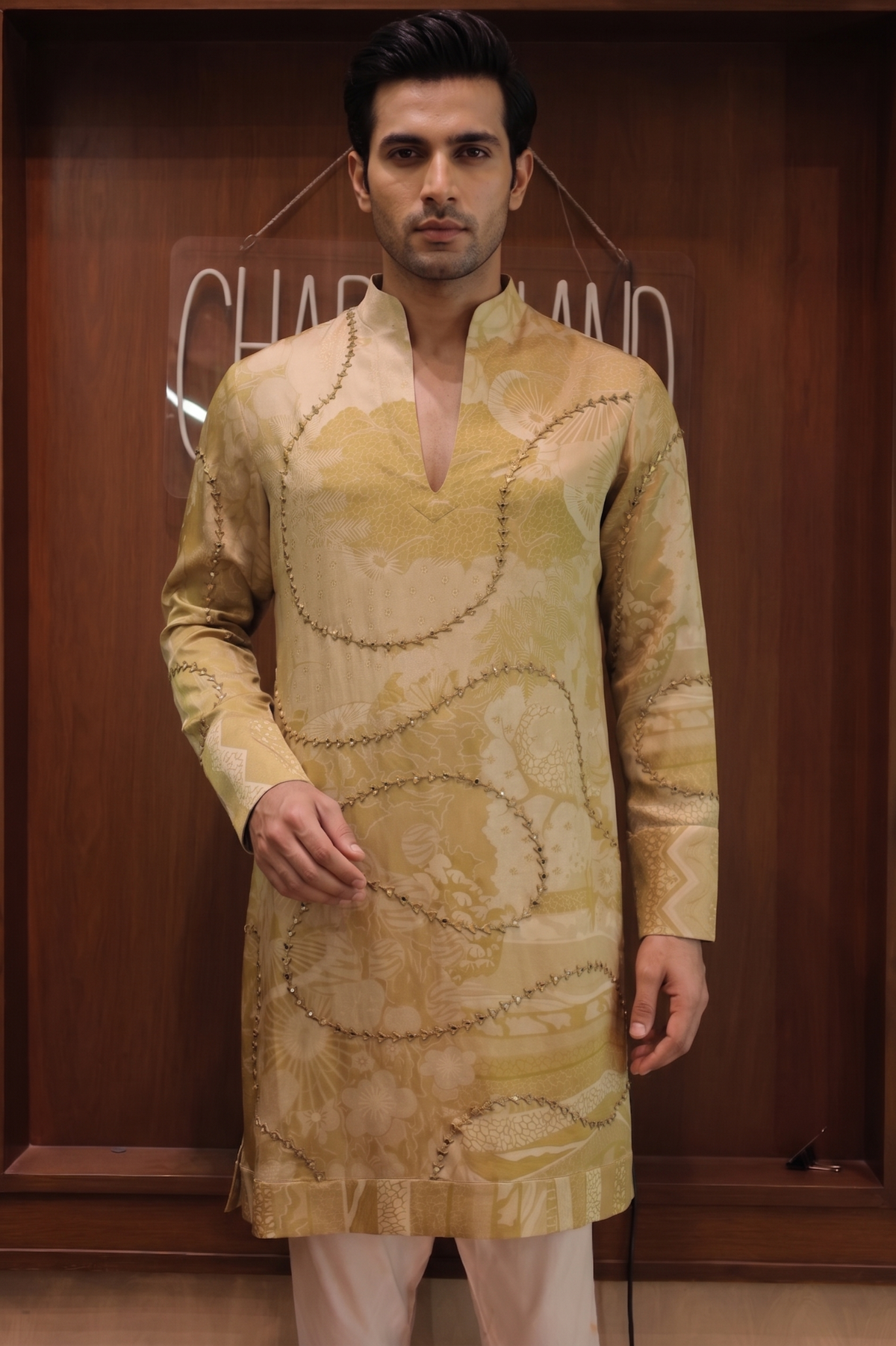 Artistic Threadwork Detailed Linen Satin Kurta