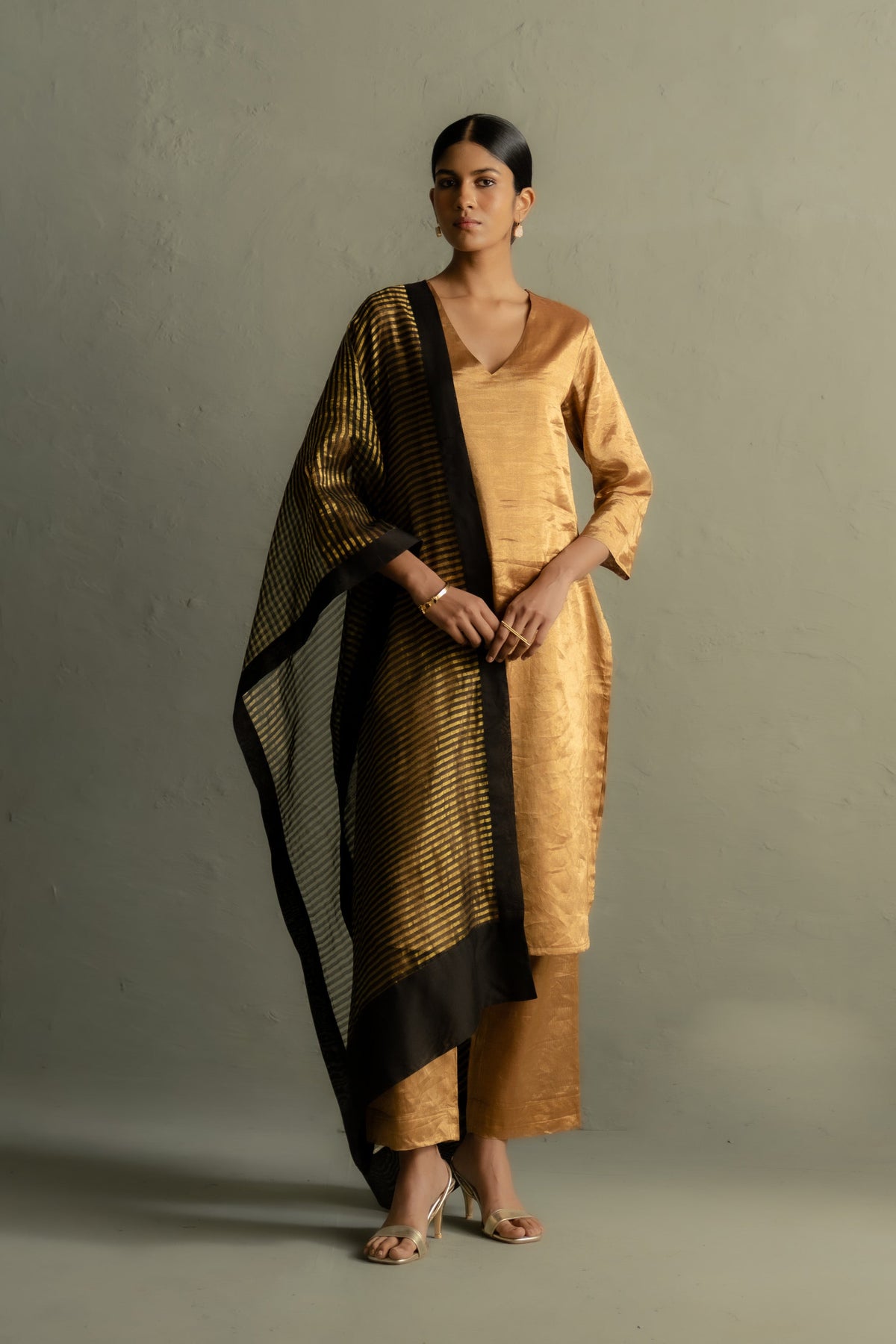 Ojas Gold Tissue Set